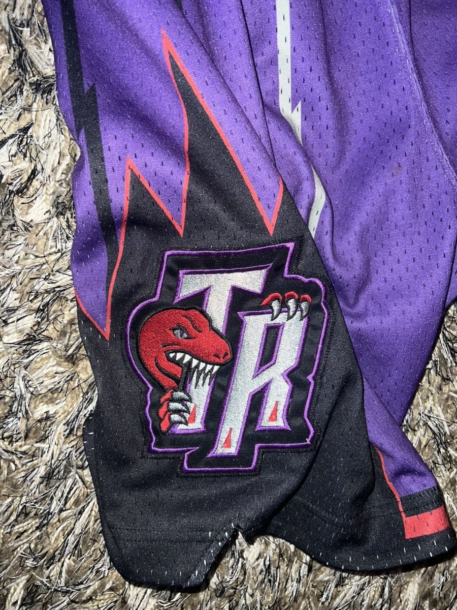 Mitchell & Ness Mitchell Ness Toronto Raptors Authentic Shorts 98 99 Size US 30 / EU 46 - 8 Thumbnail