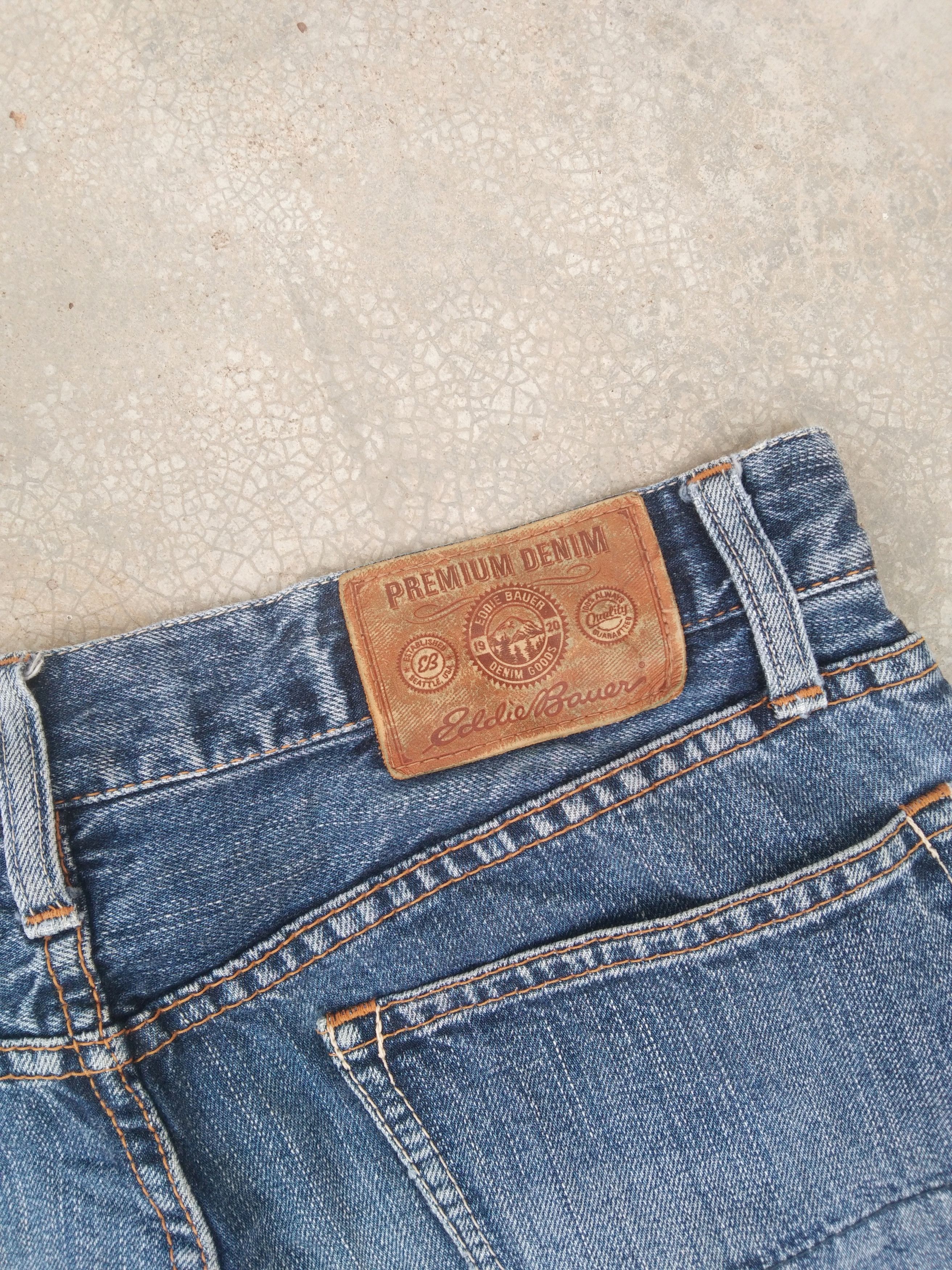 Japanese Brand Vintage Eddie Bauer Faded Blue Straight Leg Distressed Jeans Size US 32 / EU 48 - 3 Thumbnail