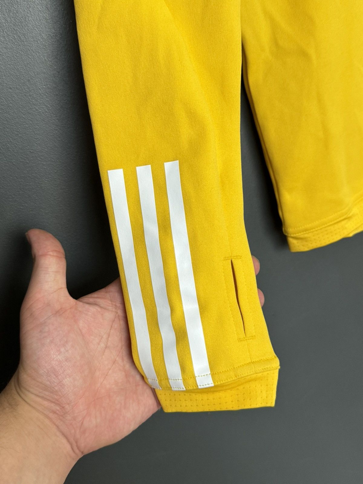 Adidas KIDS Juventus Training Football Sweatshirt Size US XS / EU 42 / 0 - 5 Thumbnail