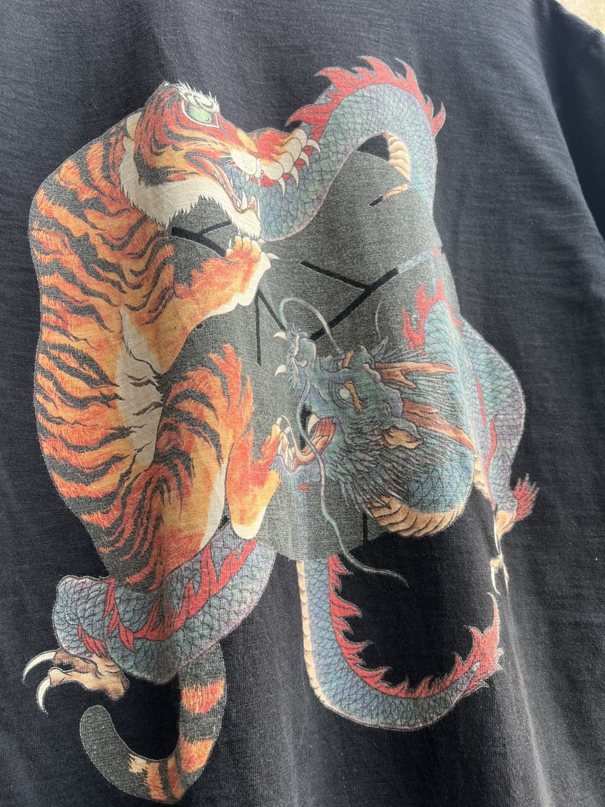 Beauty Beast × Hysteric Glamour × Japanese Brand Vintage Eastern Art Motifs Tiger and Dragon Big Print Tee Size US M / EU 48-50 / 2 - 15 Thumbnail