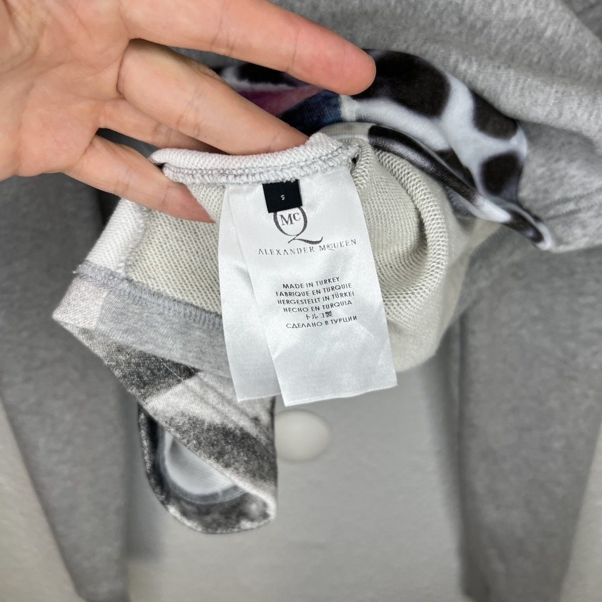 Alexander McQueen × MCQ × McQ Alexander McQueen Alexander Mcqueen MCQ Sweatshirt Blouse Full Print Grey Rare Size S / US 4 / IT 40 - 7 Thumbnail