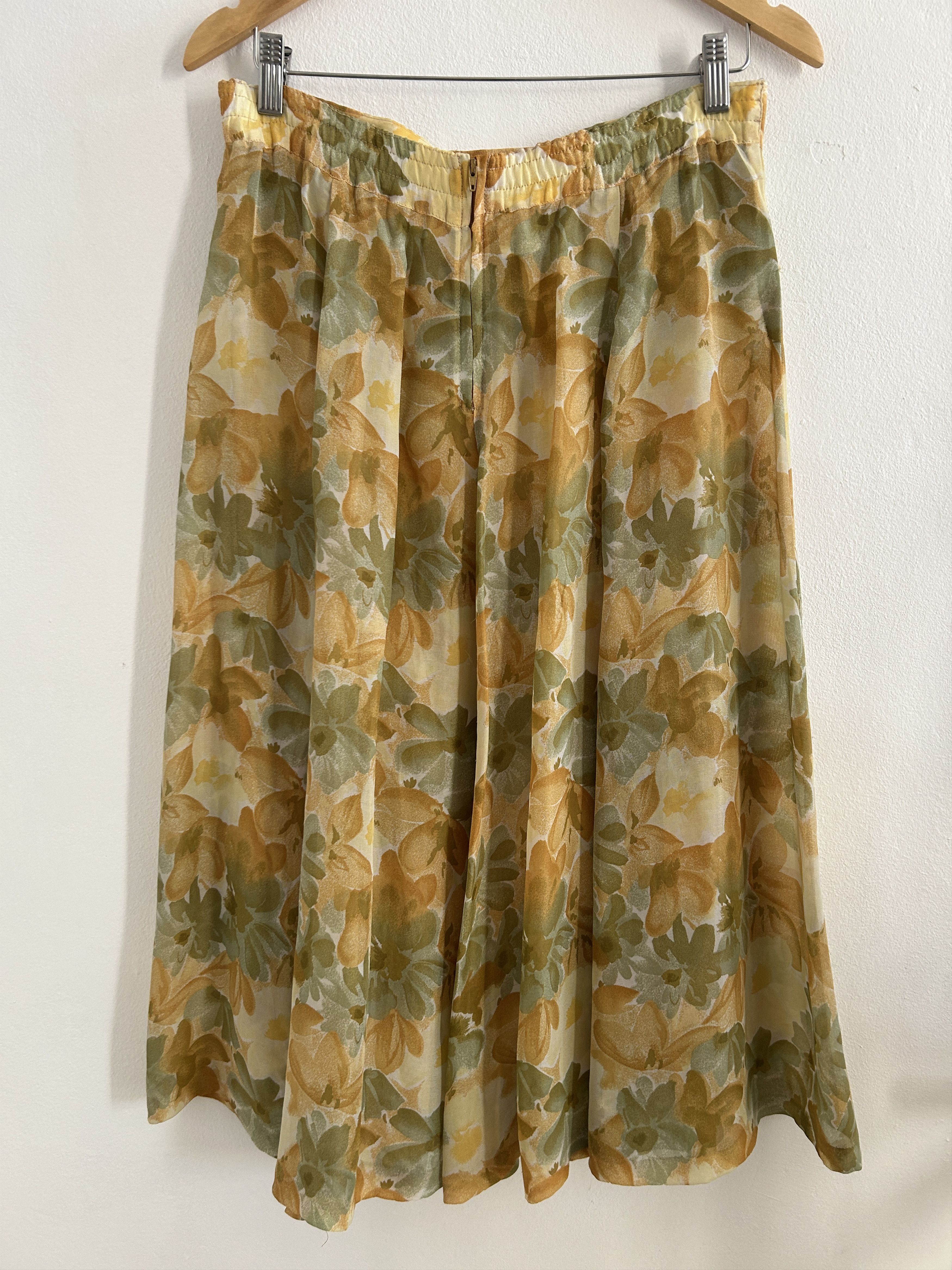 Vintage Vintage 90s Floral Midi Skirt Size 30" / US 8 / IT 44 - 9 Thumbnail