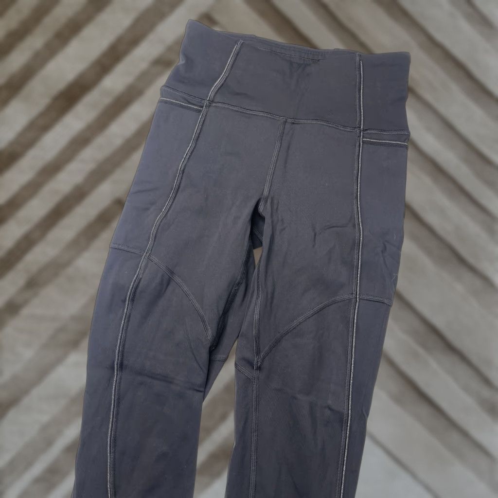 Lululemon Lululemon Leggings Women's Black Size 4 Activewear Ankle Spandex Pants Compression Area Leg Size 27" / US 4 / IT 40 - 1 Thumbnail