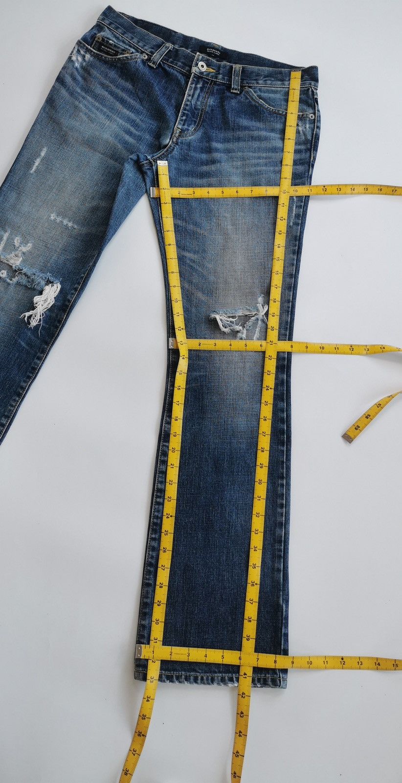 Burberry Bootcut Burberry Distressed Denim Jeans Size US 32 / EU 48 - 16 Thumbnail
