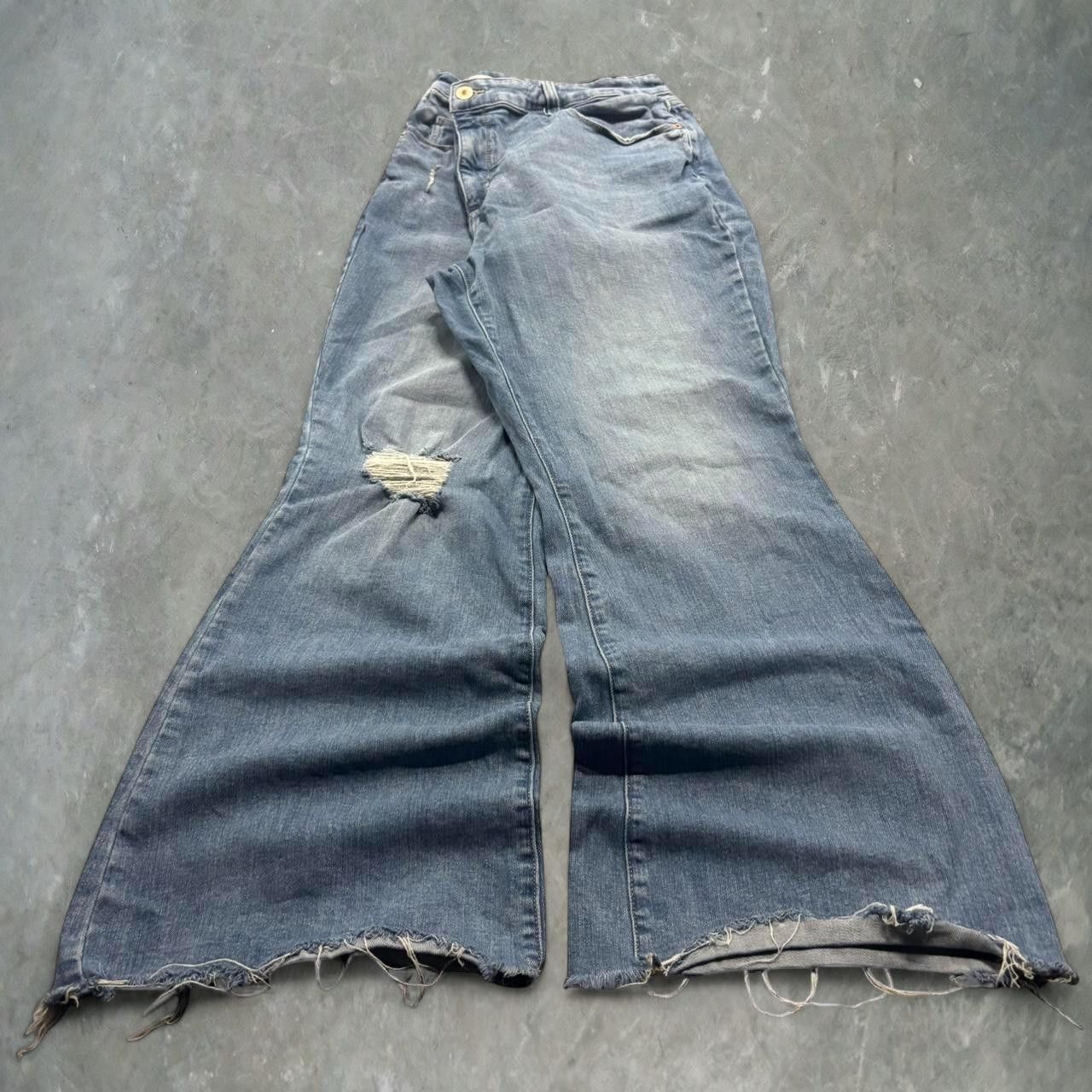 Vintage Crazy Vintage Y2K/2000s Baggy High Rise Flare Ripped Medium Blue Wash Denim Jeans! Size US 38 / EU 54 - 1 Thumbnail