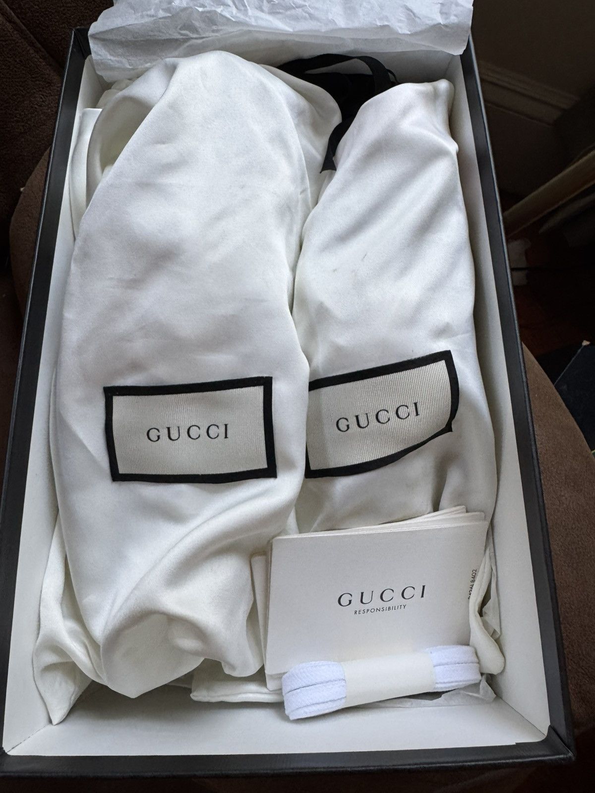 Gucci Women’s Gucci Ace Sneaker with bee Size US 7.5 / IT 37.5 - 10 Thumbnail