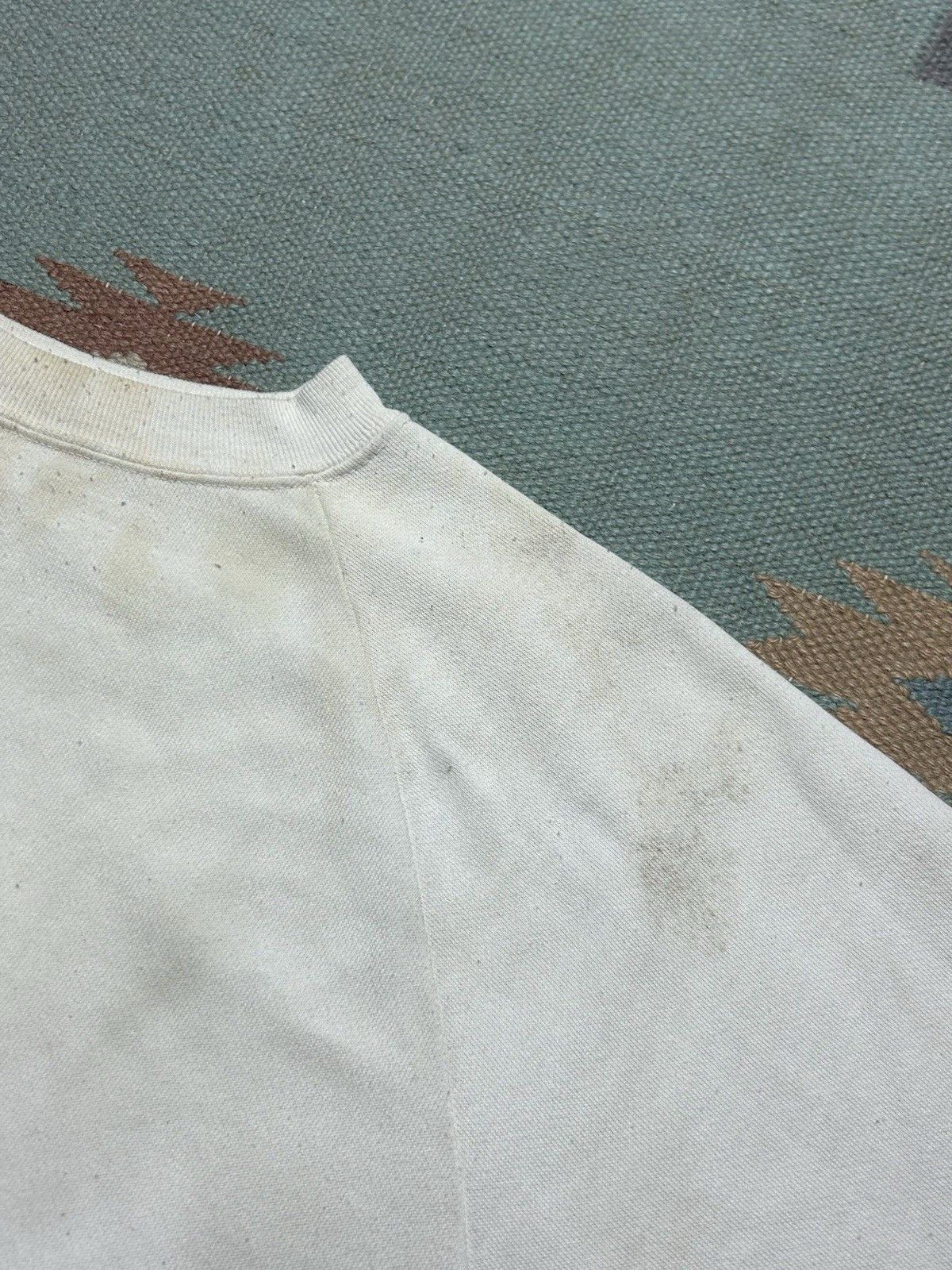 Vintage Vintage 70s 80s sweatshirt blank white stain grunge worn XL Size US XL / EU 56 / 4 - 4 Thumbnail