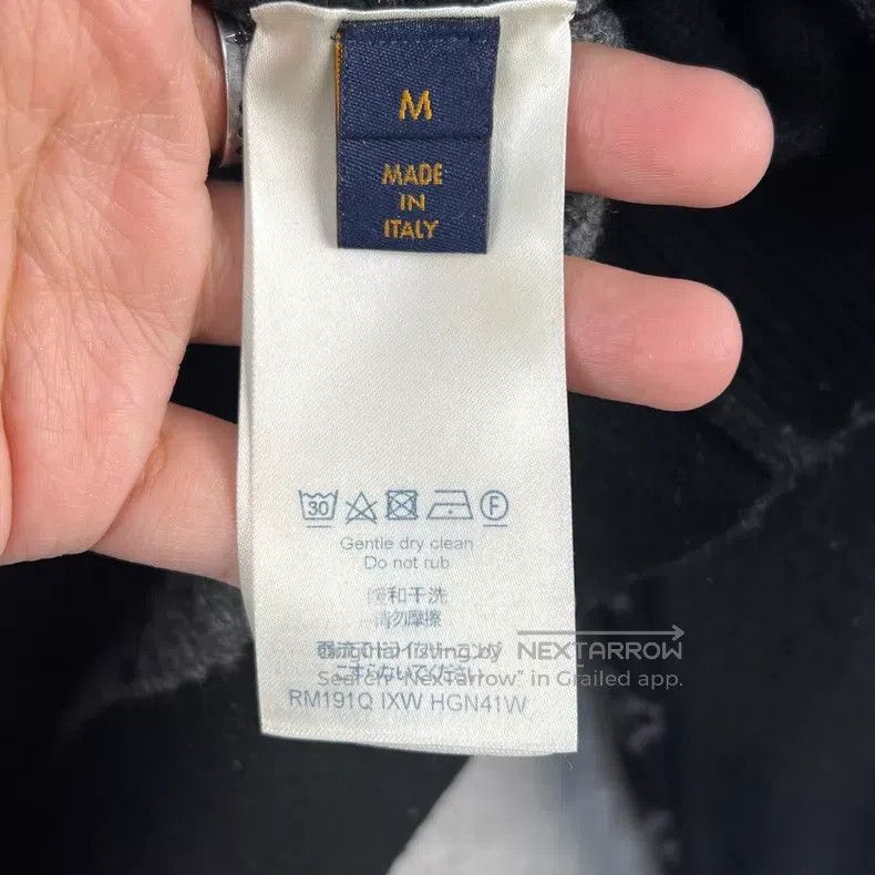 Louis Vuitton Louis Vuitton Knitted cashmere sweater with logo on the ba Size US M / EU 48-50 / 2 - 5 Thumbnail