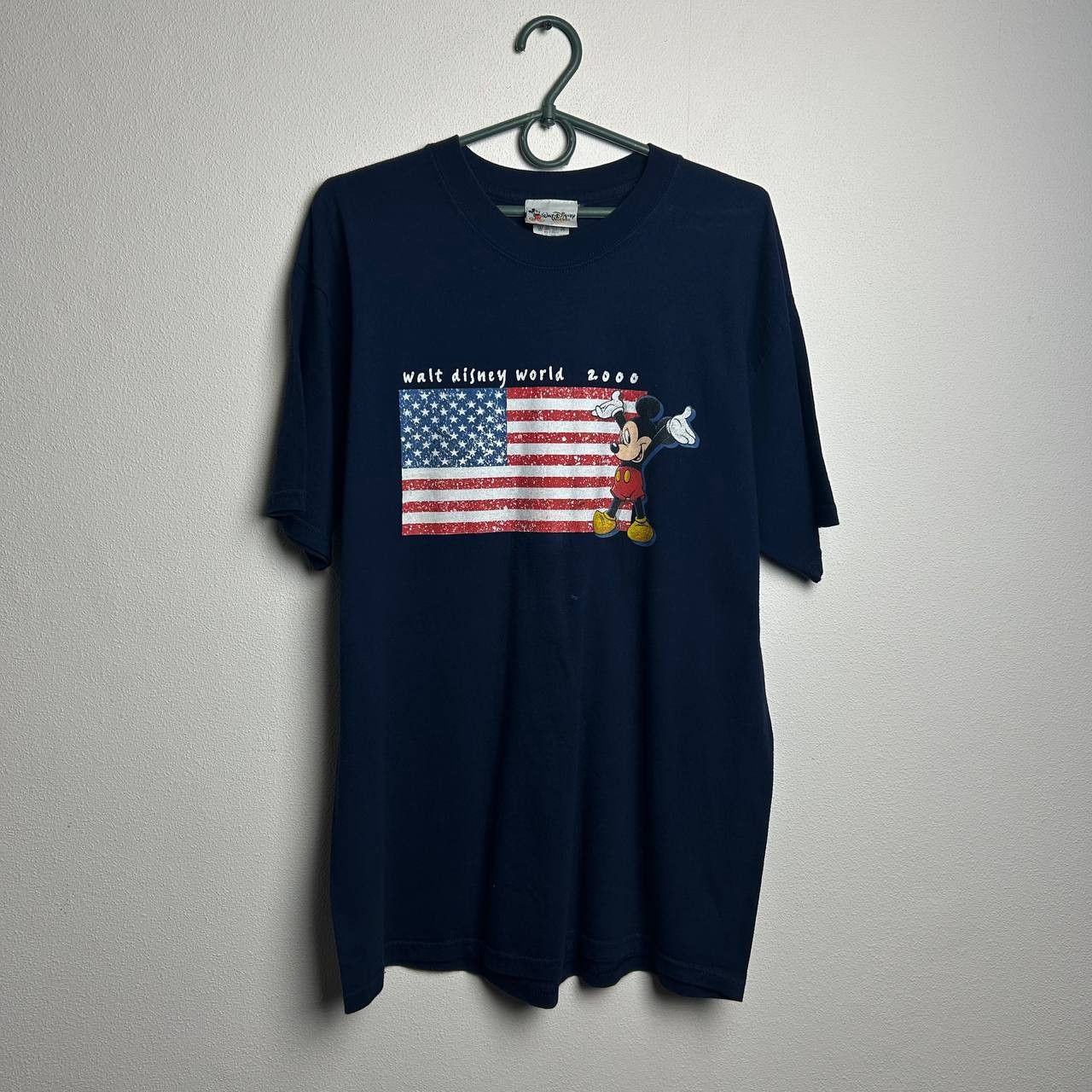 Disney Vintage Disney 2000 Mickey Mouse made in usa tee Size US M / EU 48-50 / 2 - 1 Thumbnail
