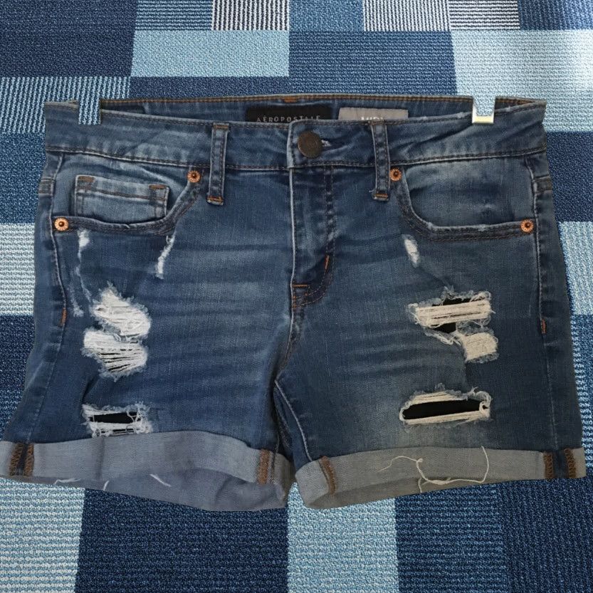 Vintage Aéropostale Women's Midi Jean Shorts Size 2 Distressed Cuffed Denim Blue Size 26" / US 2 / IT 38 - 1 Thumbnail