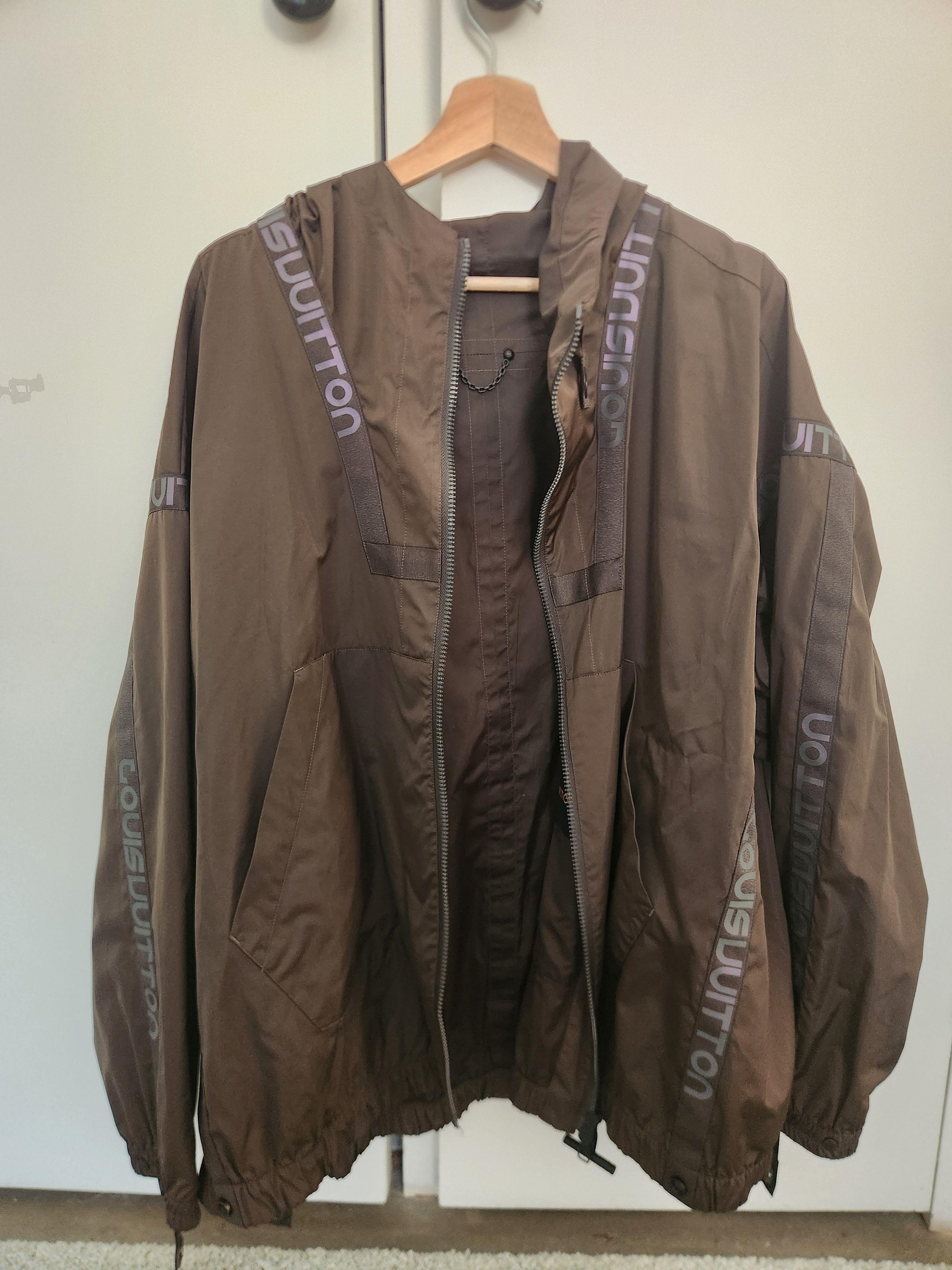 Louis Vuitton LV Light weight spray jacket light brown oversize fit Size US S / EU 44-46 / 1 - 2 Thumbnail