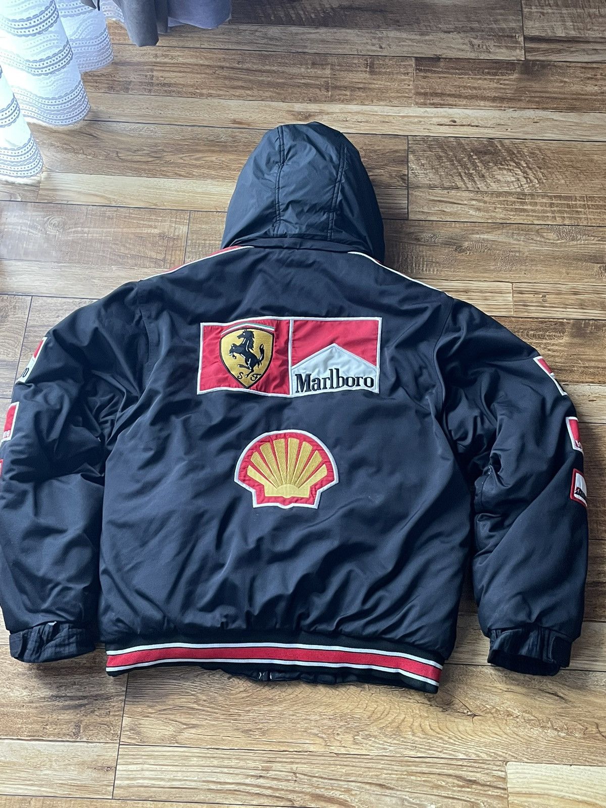 Ferrari 🔥FERARRI PUFFER Racing, Vintage, Down jacket, Marlboro. Size US XXL / EU 58 / 5 - 6 Thumbnail