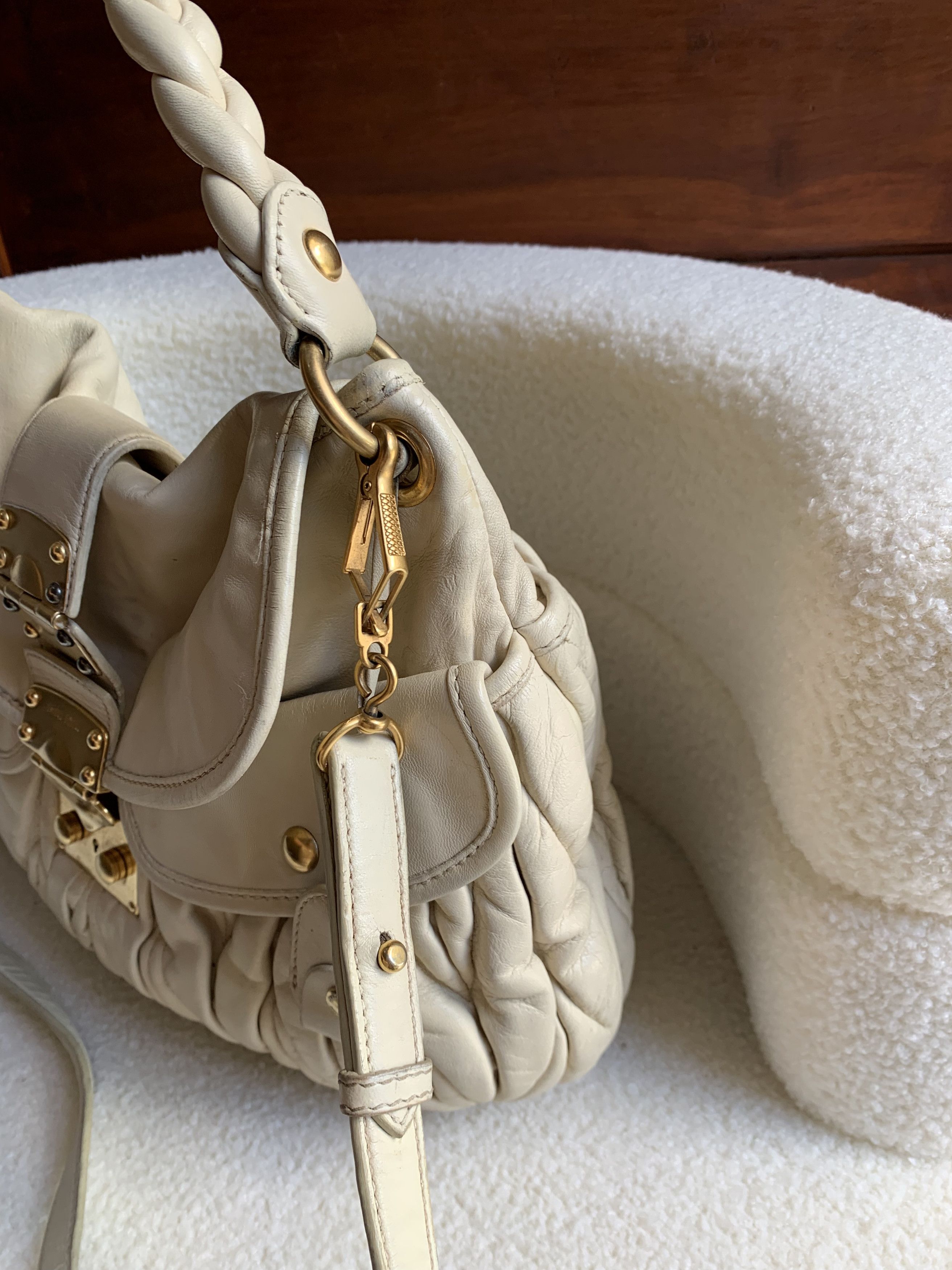 Miu Miu Miu Miu Matelassé Coffer 2 Ways Bag White Size ONE SIZE - 5 Thumbnail