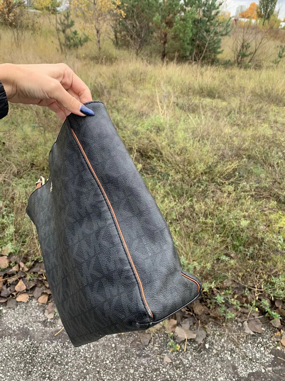 Designer × Michael Kors × Vintage Michael Kors Black Monogram Signature Bag y2k vintage luxury Size ONE SIZE - 4 Thumbnail