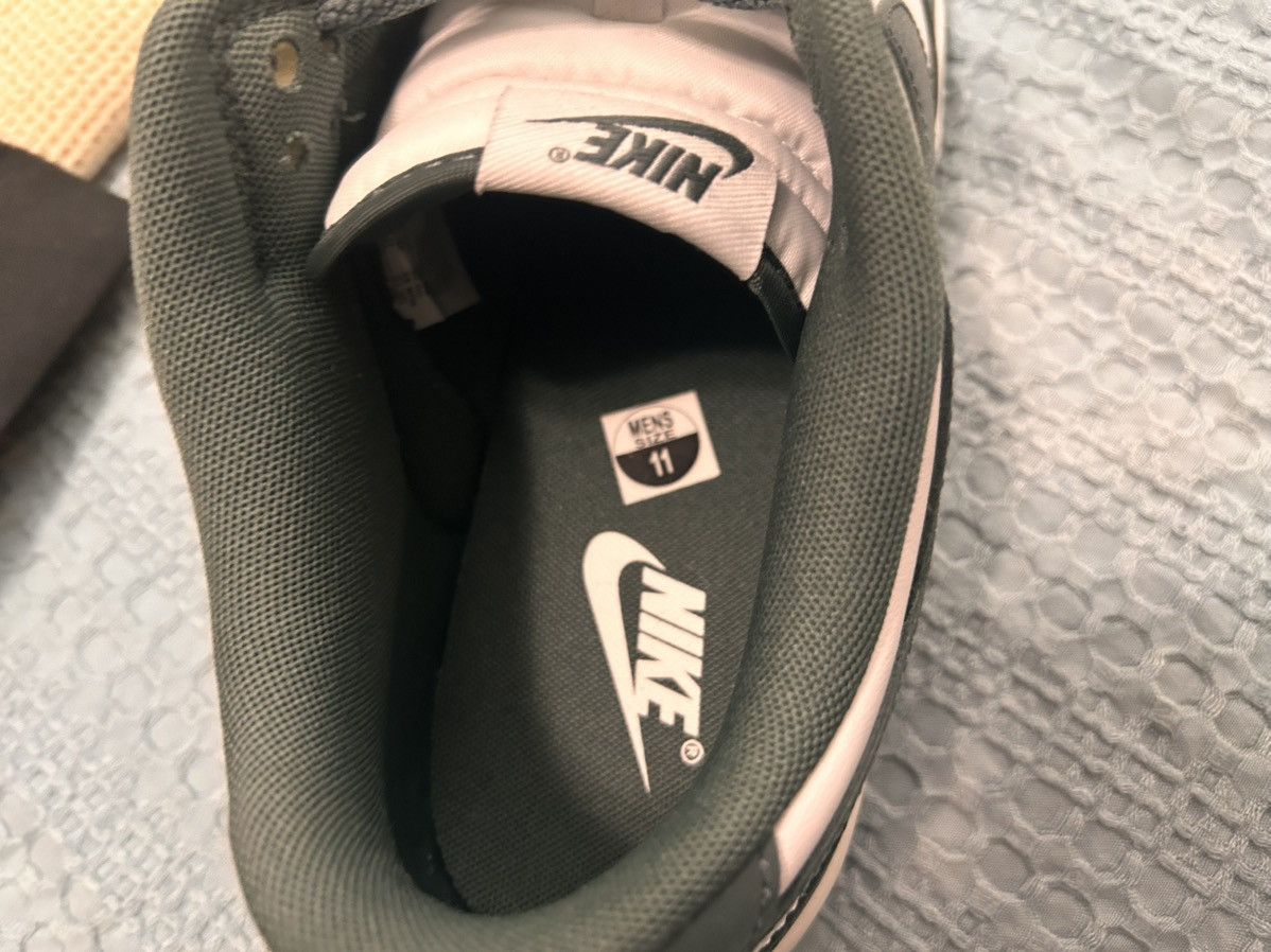 Nike Brand new Nike dunks Size US 11 / EU 44 - 6 Thumbnail
