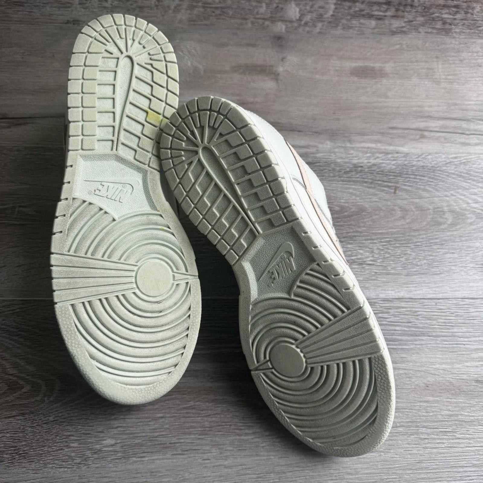 Nike NIKE • WMNS Dunk Low "Barely Green" (9M) Size US 9 / EU 42 - 12 Thumbnail