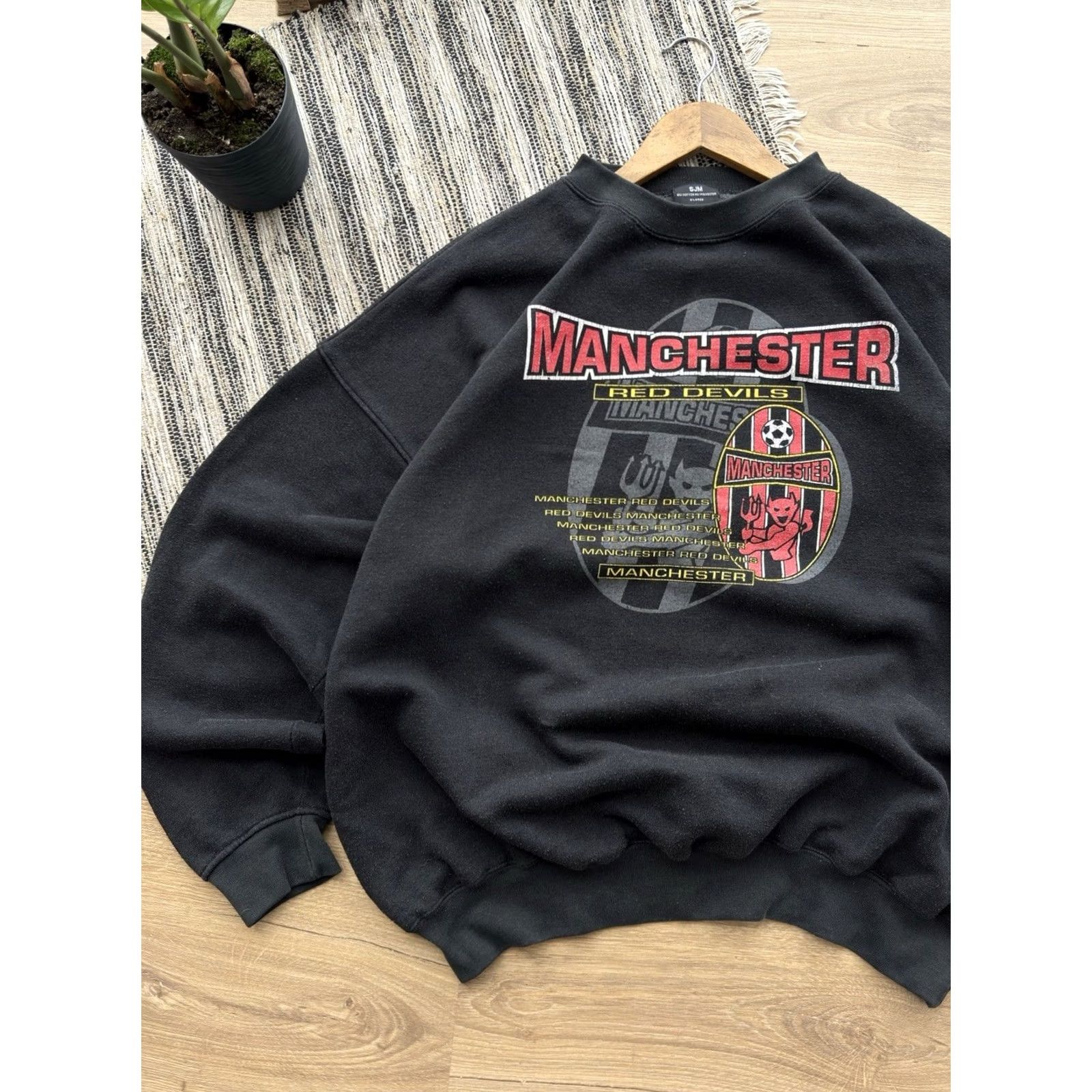 Vintage VINTAGE Manchester United Red Devils Sweatshirt XL Black 90s Big Logo Football Club Pullover Mens Size US XL / EU 56 / 4 - 3 Thumbnail