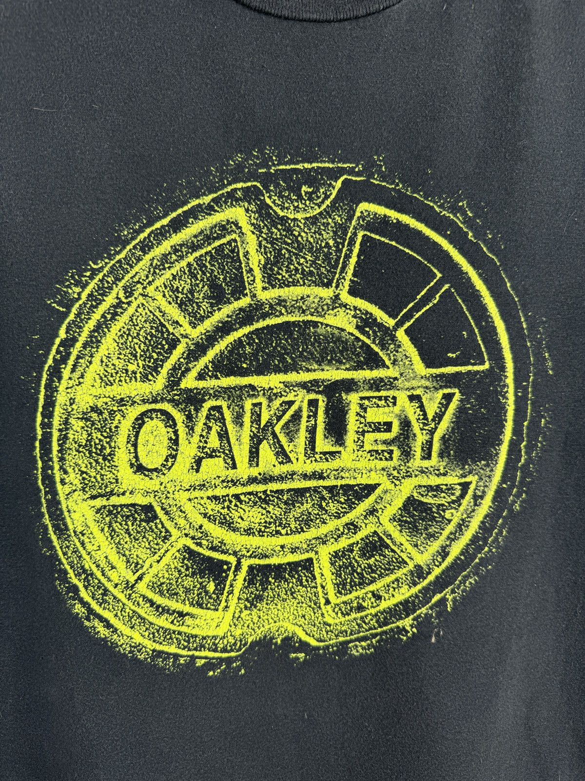 Oakley Oakley vintage big logo navy blue tee shirt Size US L / EU 52-54 / 3 - 4 Thumbnail