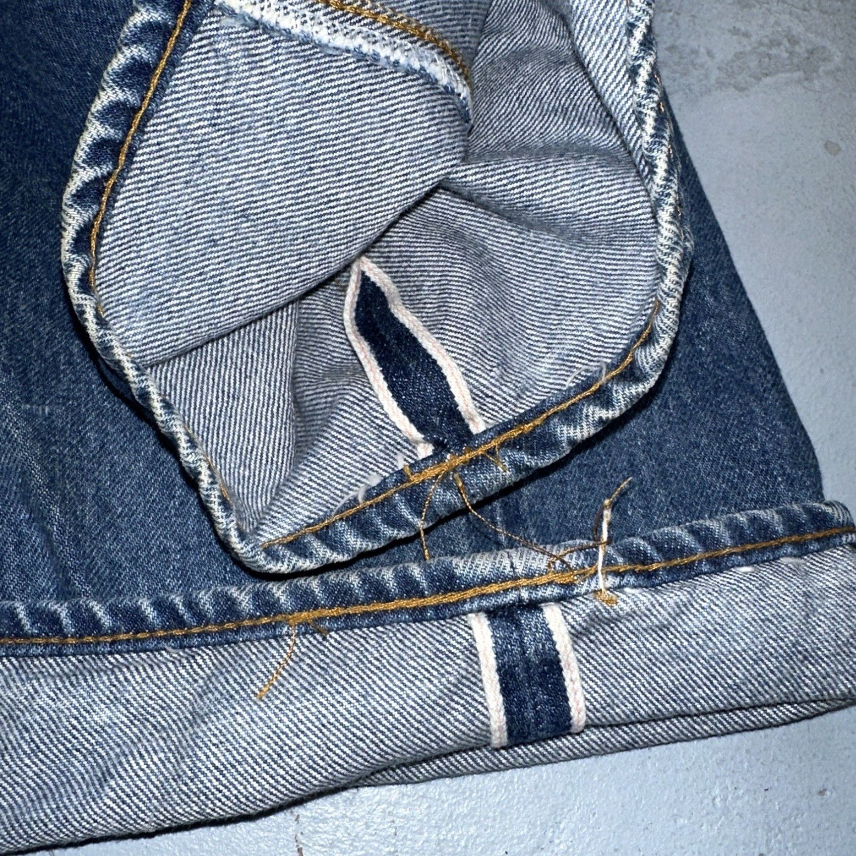 Levi's Vintage Levi's 501 XX Jeans Men 32x32 Mid Rise Light Wash 80s Redline Selvedge Durable Straight Classic Denim Size US 32 / EU 48 - 4 Thumbnail