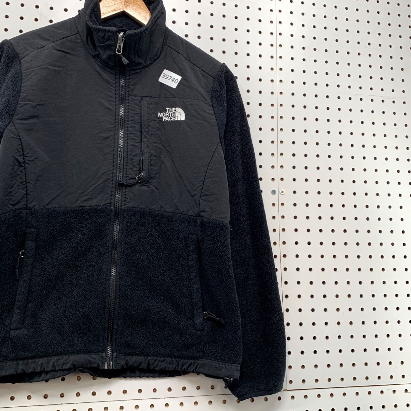 The North Face VINTAGE The North Face Denali Jacket Womens Small Black Outdoor Casual 19x24 Size S / US 4 / IT 40 - 4 Thumbnail
