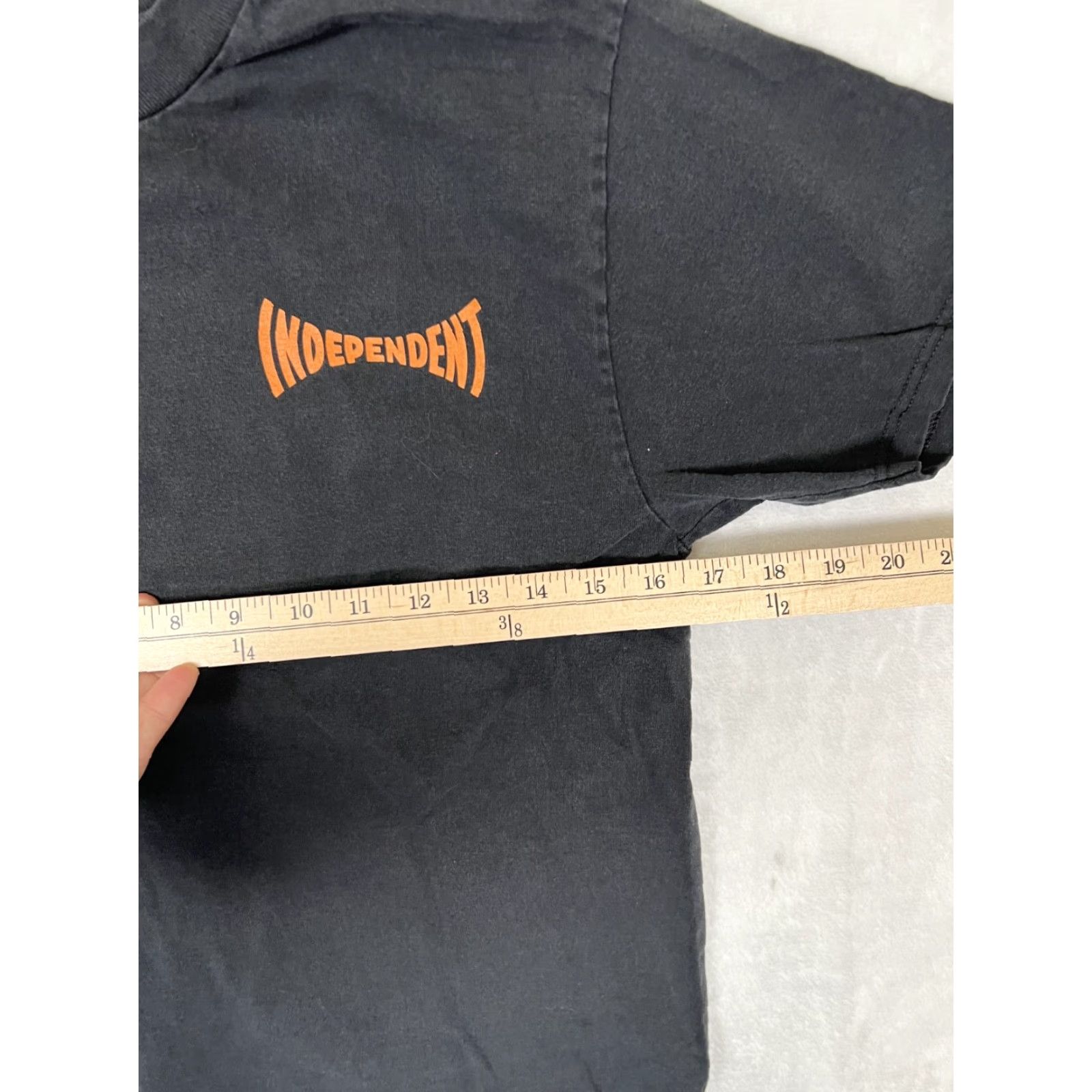 Vintage VINTAGE Independent Trucks T-Shirt Mens Small Black Logo Skateboard Size US S / EU 44-46 / 1 - 5 Thumbnail