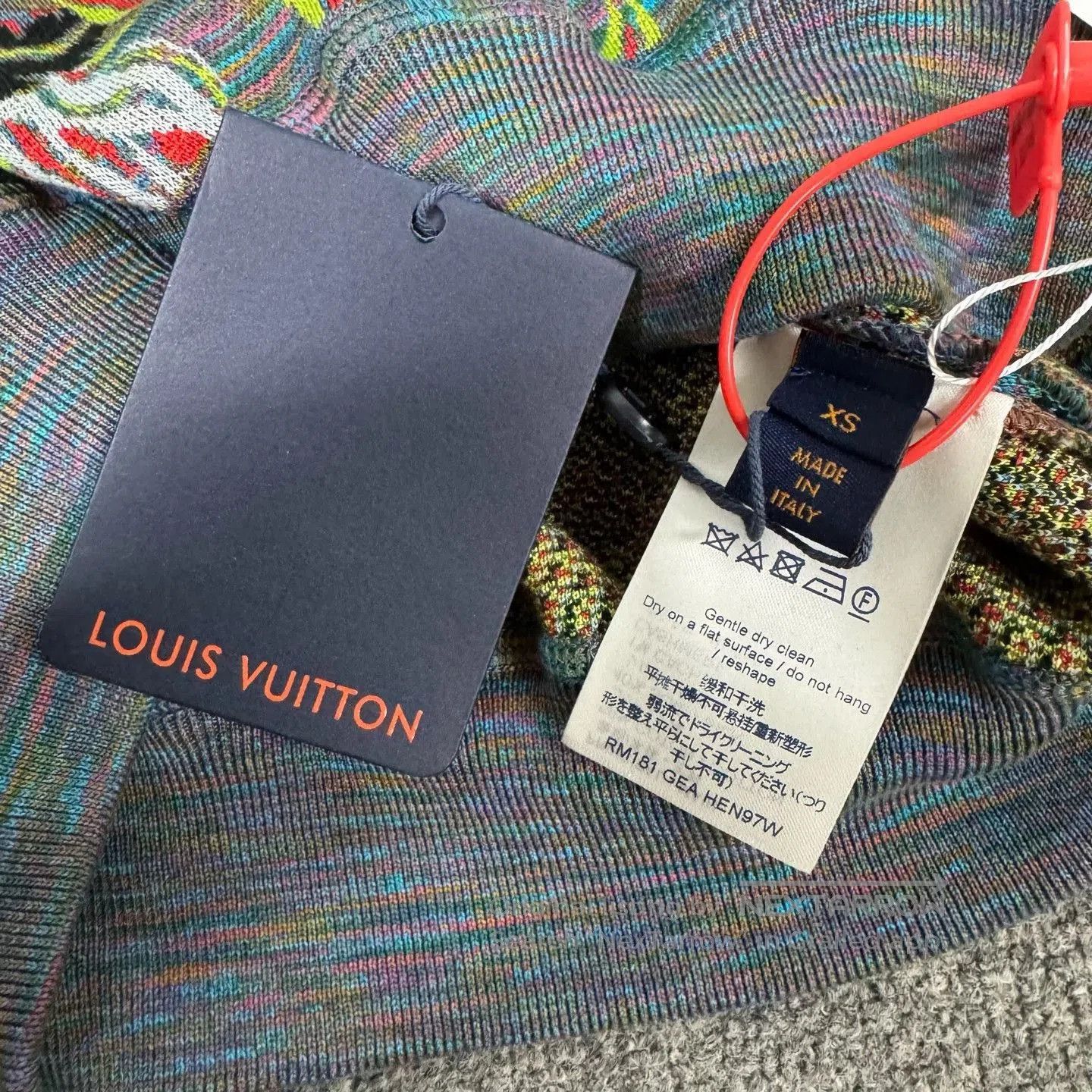Louis Vuitton Louis Vuitton Slogan Logo Floral Wool Sweater. Size XS / US 0-2 / IT 36-38 - 6 Thumbnail