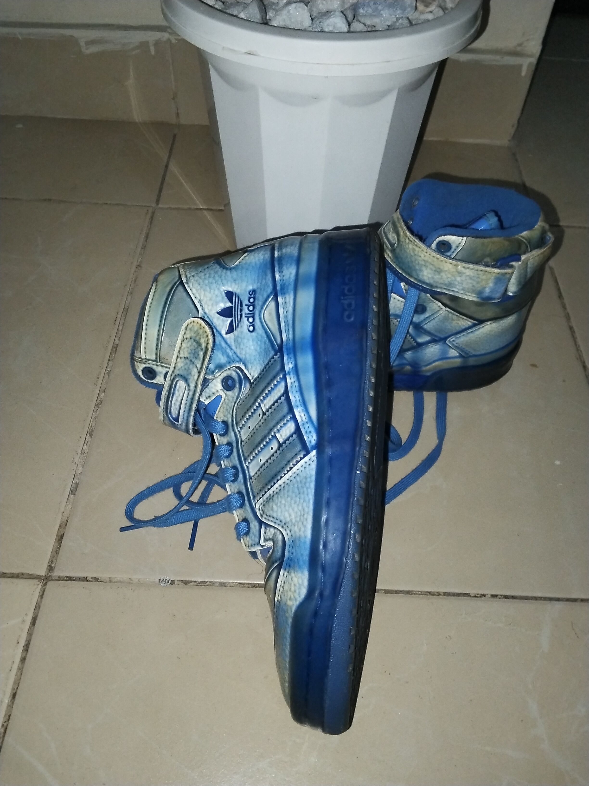 Adidas × Jeremy Scott Adidas x Jeremy Scott Forum Hi "Dipped Blue" sneaker. Size US 8 / EU 41 - 4 Thumbnail