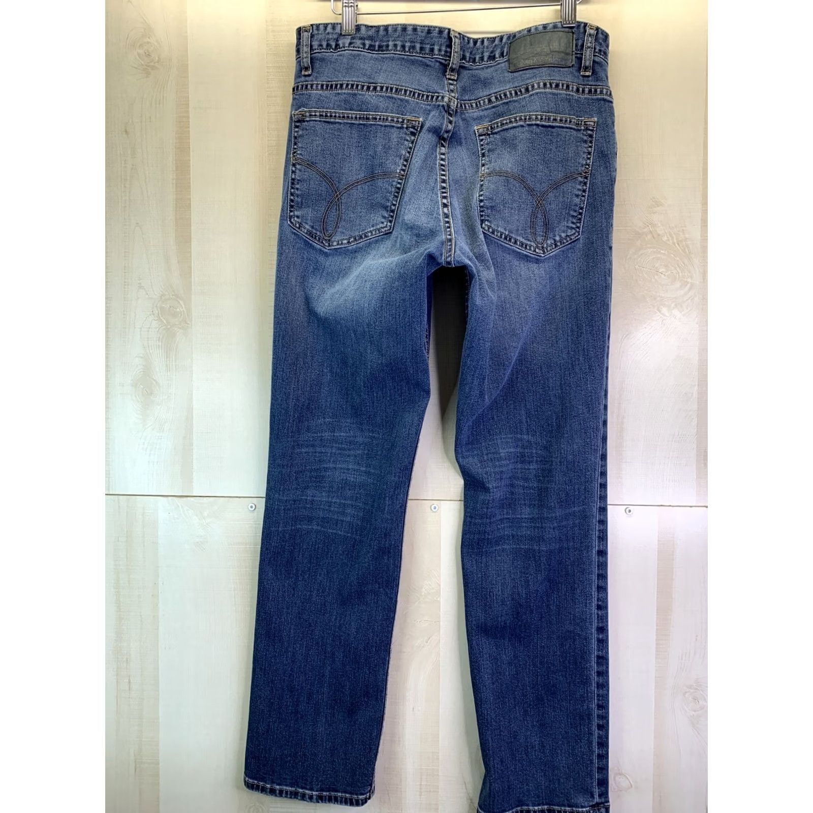 Calvin Klein Calvin Klein Jeans Women’s Slim Straight Blue Denim 33 Regular 5-Pocket Logo Vintage: No Details: Stains on Knee, Pre Owned, See Photos Mens? Womens Size 24" / US 00 / IT 34 - 5 Thumbnail