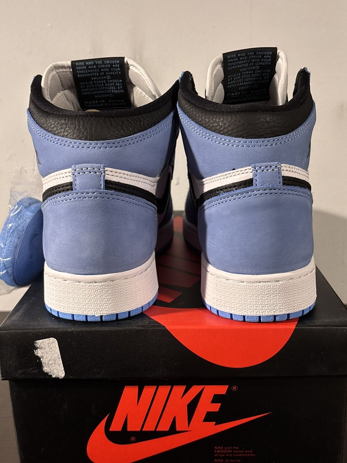 Jordan Brand Air Jordan 1 High OG (575441-134) University Blue Sz 6Y Size US 6 / EU 39 - 5 Thumbnail