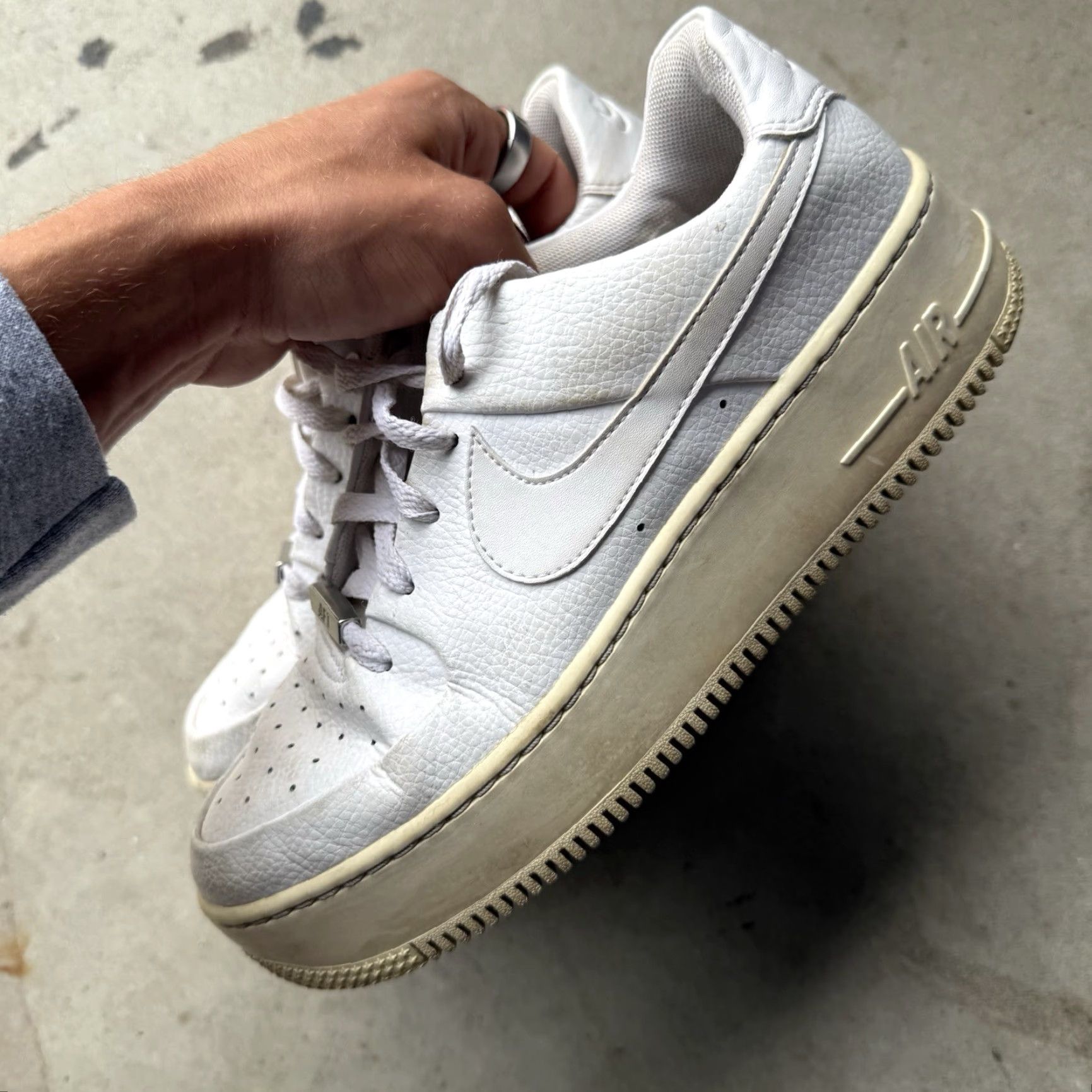 Nike Nike Air Force 1 Sage Low Women's Size 9.5 Sneakers Triple White AR5339-100 Size US 7 / IT 37 - 6 Thumbnail
