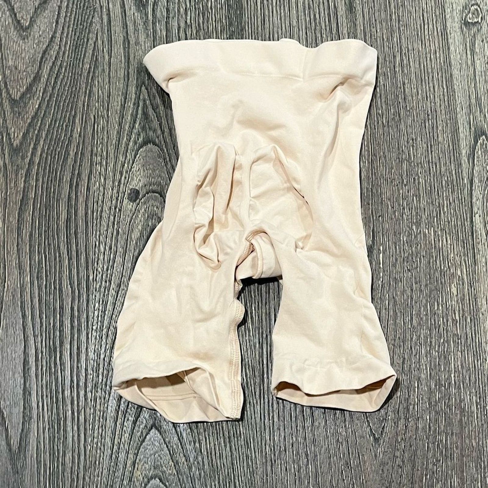SKIMS NWOT Skims Shapewear Knee Shorts Sculpting Mid Thigh Open S Size ONE SIZE - 2 Thumbnail