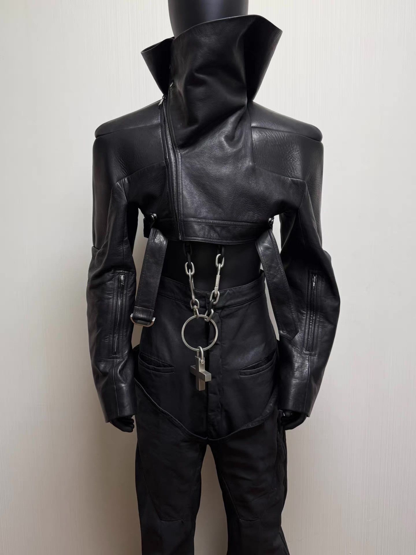Rick Owens RickOwensSS25cropped padded shoulder moto leather jacket Q8 Size US M / EU 48-50 / 2 - 6 Thumbnail