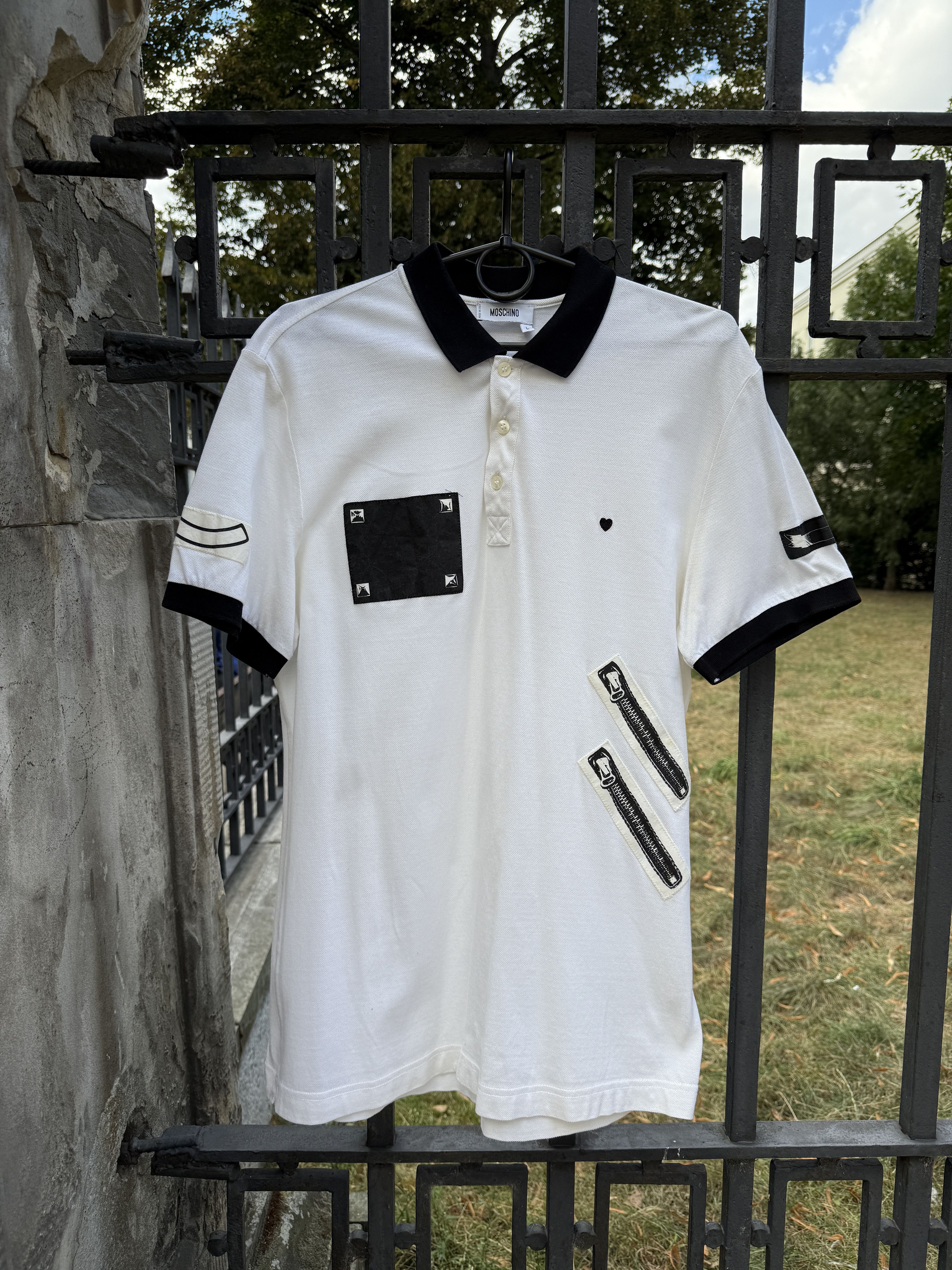 Moschino Moschino heart vintage white polo - L Size US L / EU 52-54 / 3 - 1 Thumbnail