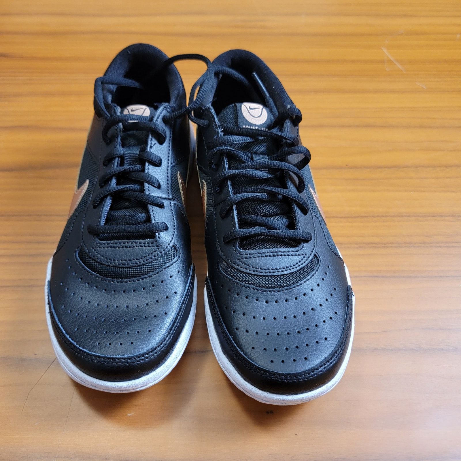 Nike Wmns NikeCourt Zoom Lite 3 Black Metallic Red Bronze Sz 7.5 Size US 7.5 / IT 37.5 - 4 Thumbnail