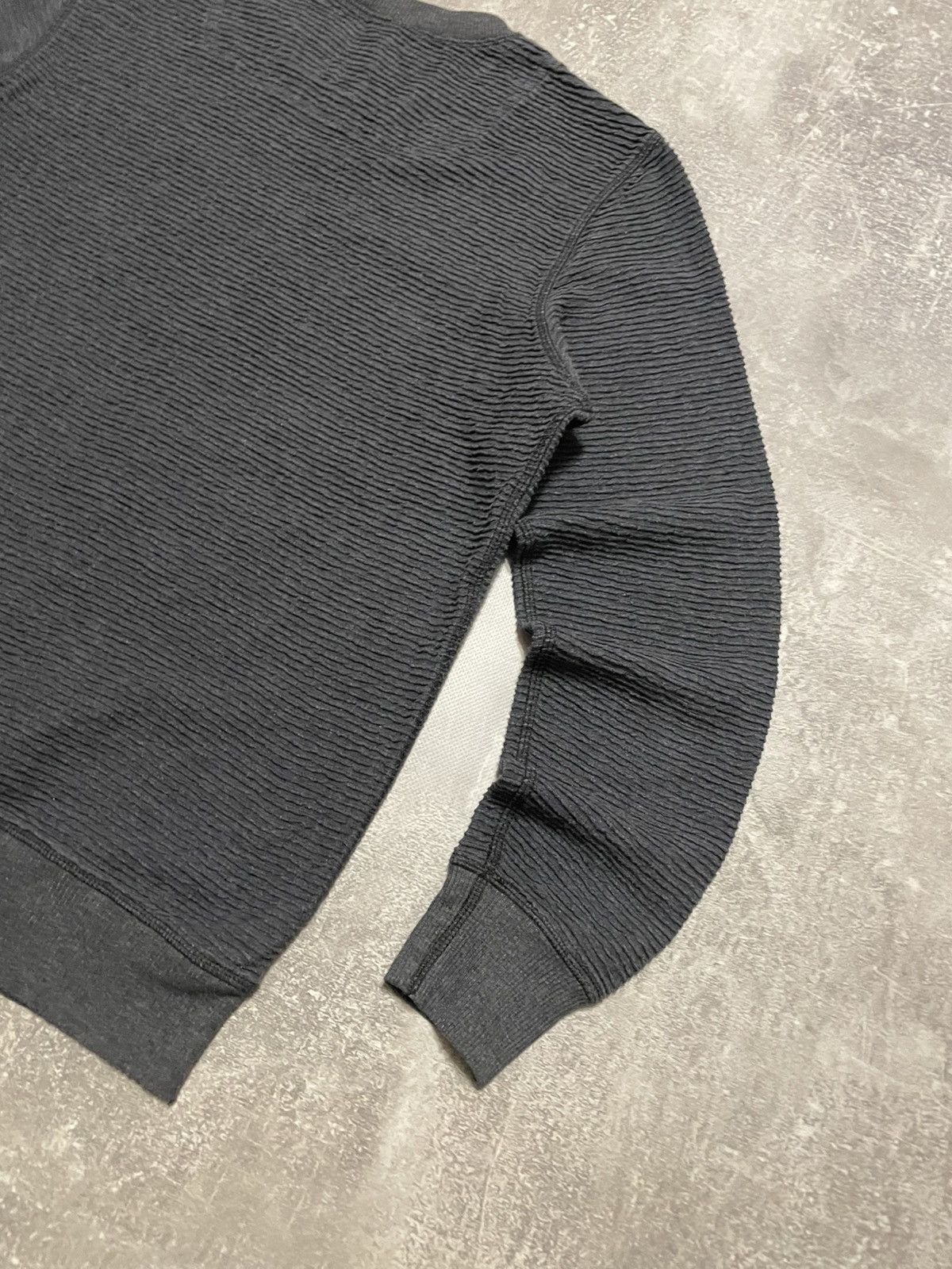 Diesel Vintage Diesel Ribbed Sweatshirt Crewneck Size US S / EU 44-46 / 1 - 16 Thumbnail