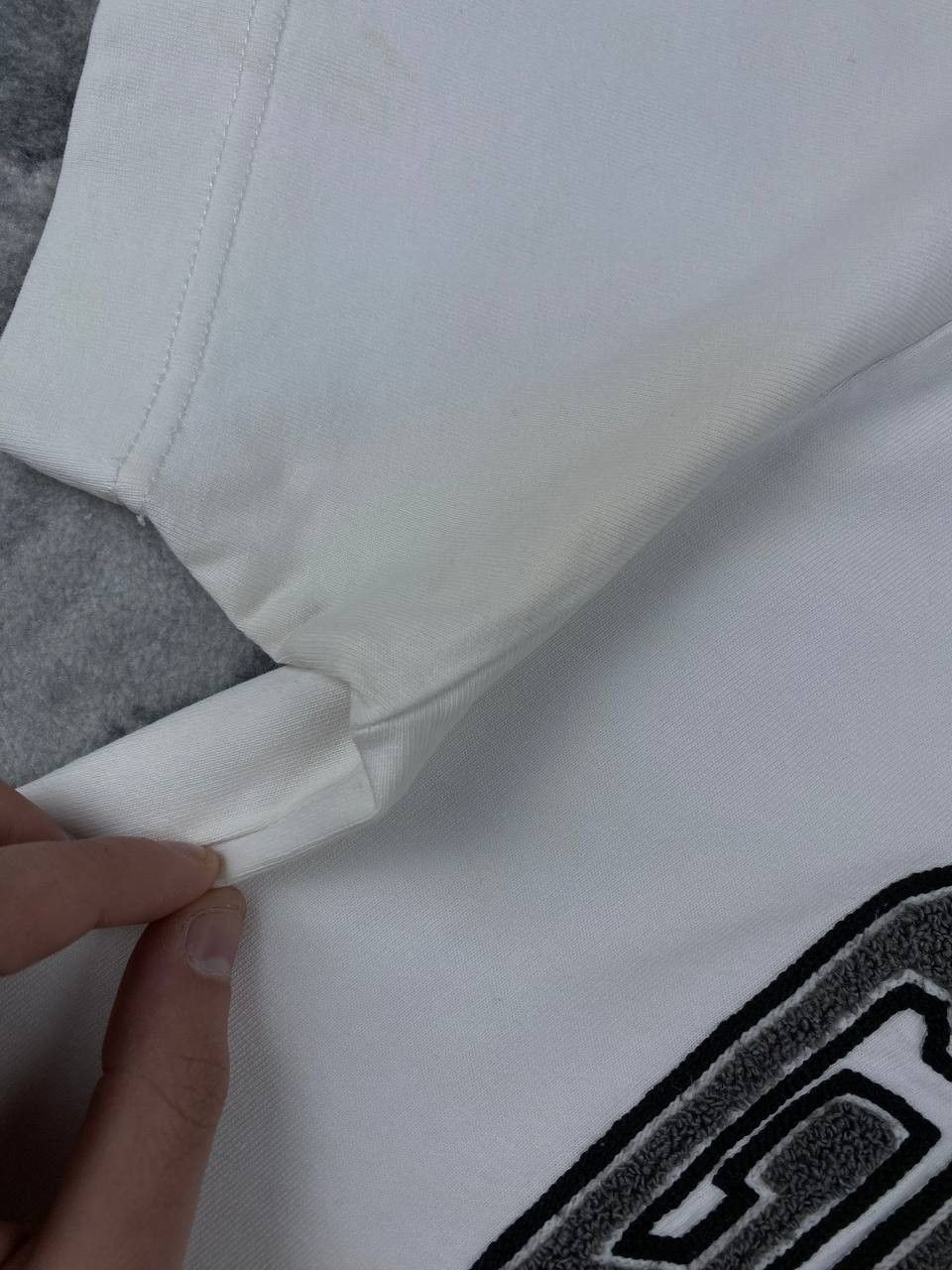 Givenchy Givenchy Embroidered Big Logo T-Shirt Men Size L White Size US L / EU 52-54 / 3 - 4 Thumbnail