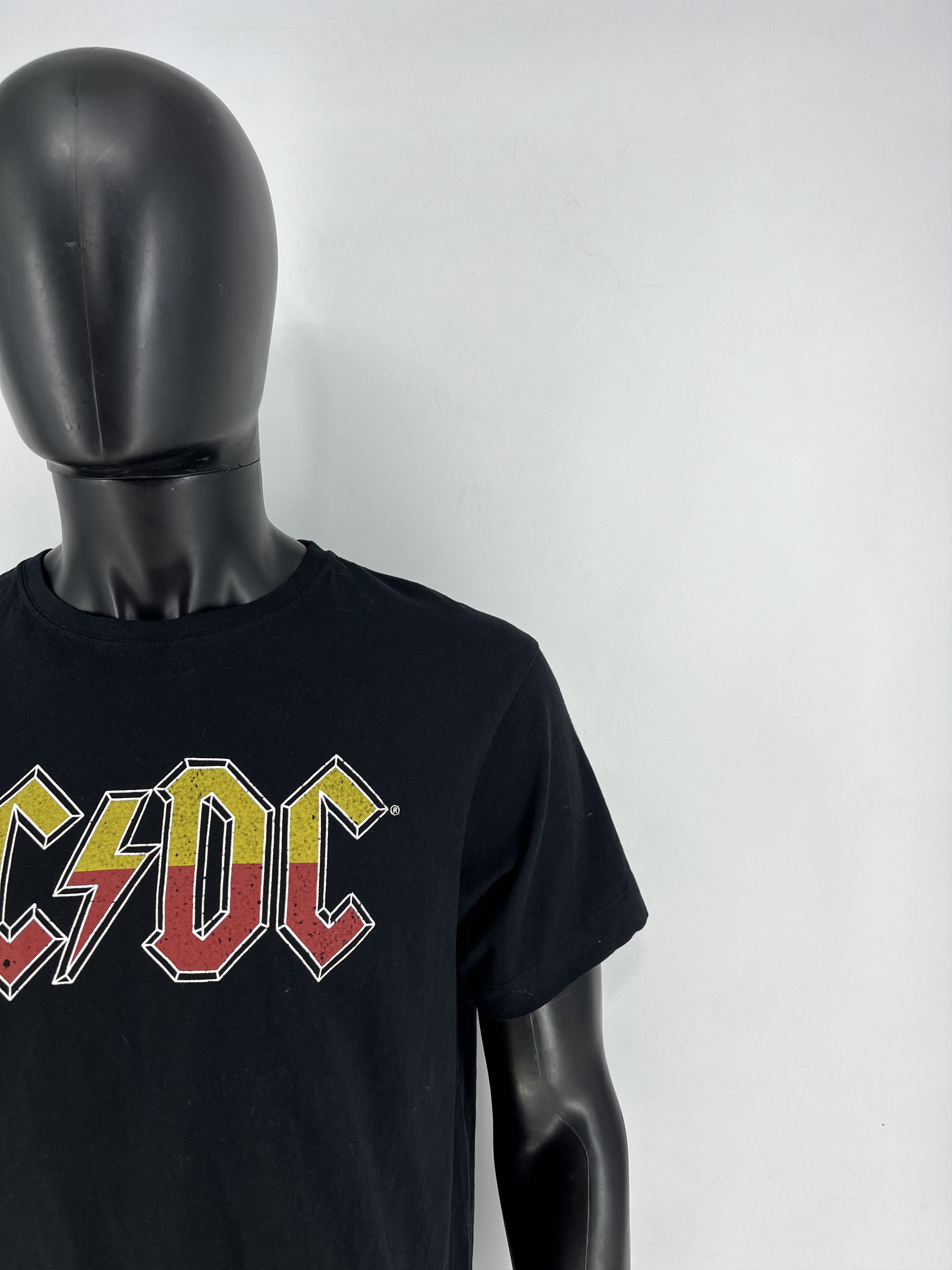 Band Tees × Vintage Vintage Y2K AC/DC ACDC Black In Evrope Tour Big Logo Size US M / EU 48-50 / 2 - 7 Thumbnail