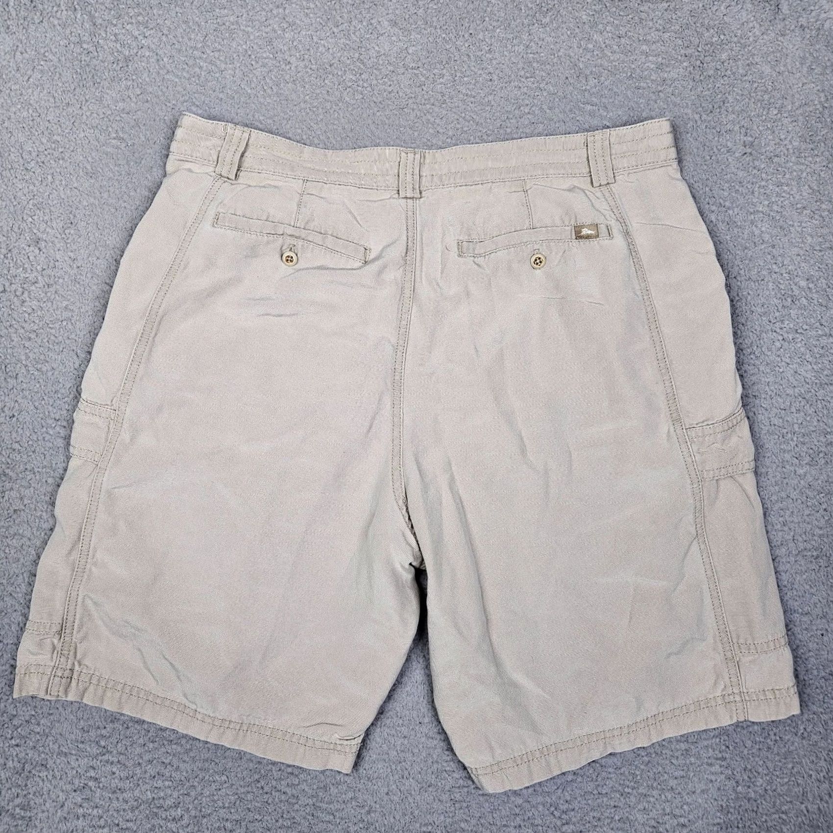 Tommy Bahama Tommy Bahama Men’s Relax Light Gray Short Size 35 Short Sleeve? Size US 35 - 2 Thumbnail