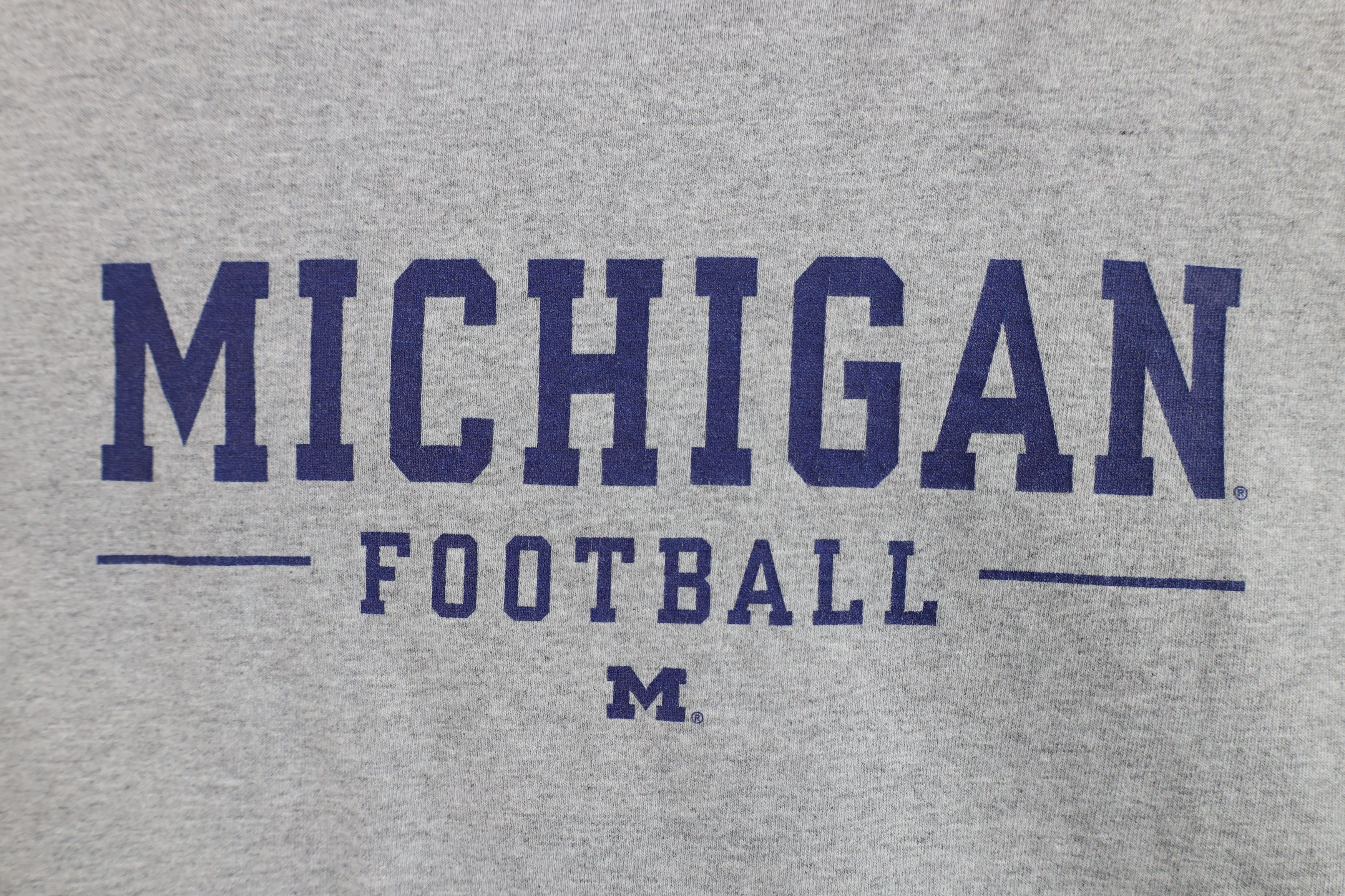 Vintage Vintage 90s University of Michigan Football T-Shirt Gray USA Size US XL / EU 56 / 4 - 7 Thumbnail
