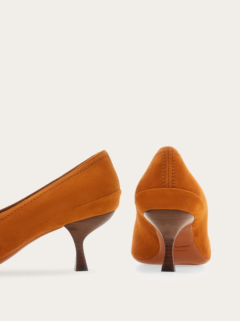 Salvatore Ferragamo o1s1rm0126 Suede Kitten Heel Loafers in Orange Size US 7 / IT 37 - 6 Thumbnail