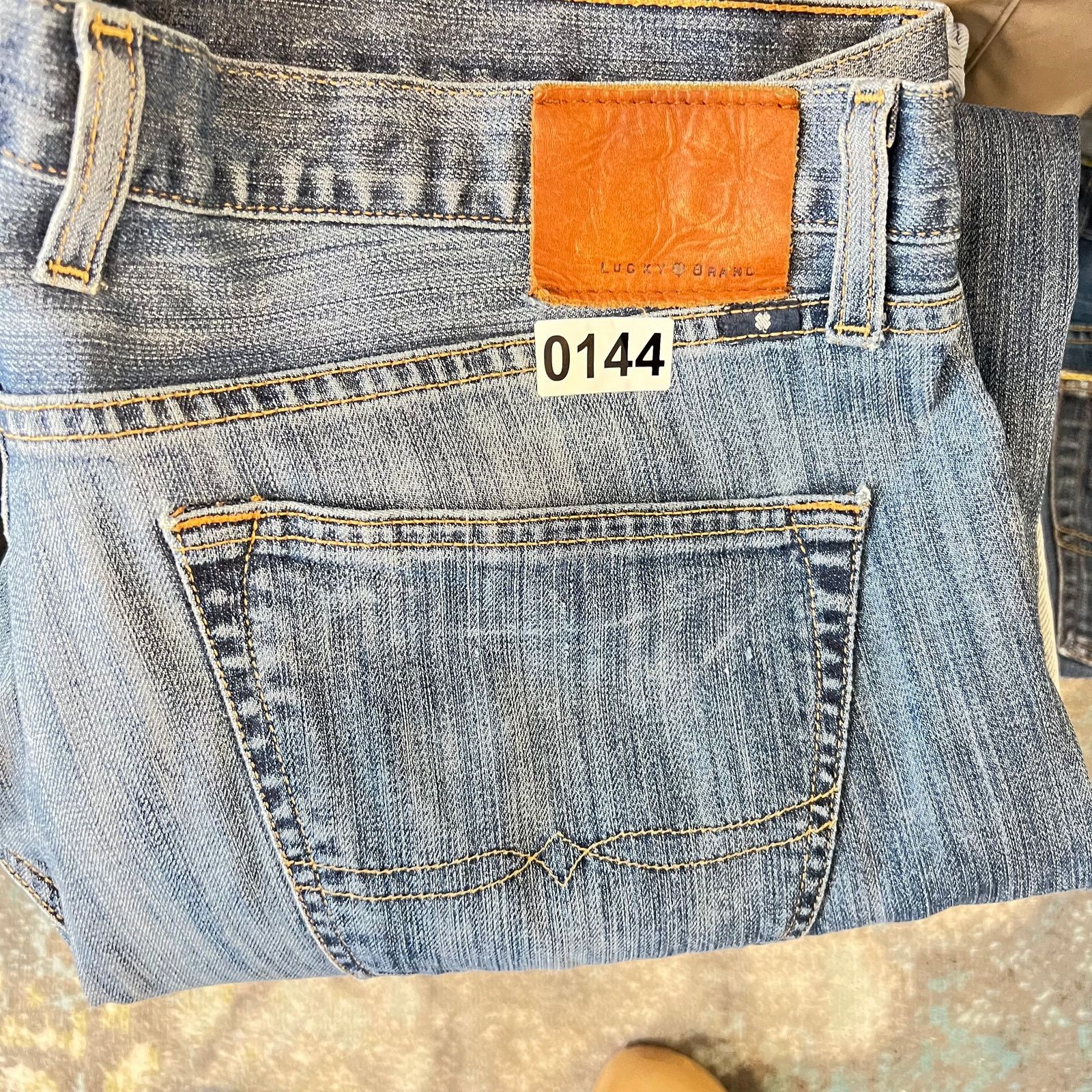 Lucky Brand Lucky Brand Jeans Men 38x30 Blue 221 Straight Mid Rise Denim Size US 38 / EU 54 - 10 Thumbnail