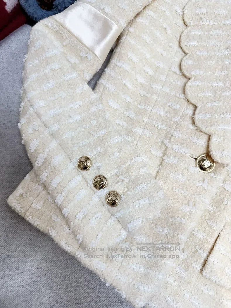 Chanel Chanel 20k equestrian series white lapel wavy edge petal e Size XXS / US 00 / IT 34 - 5 Thumbnail