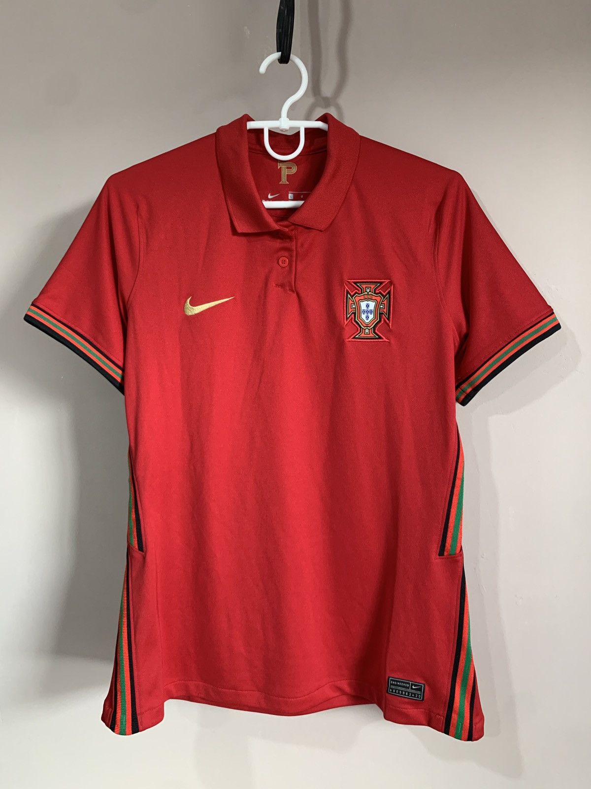 Nike Womens Portugal Home Football Shirt Nike Soccer Jersey Sz L Size L / US 10 / IT 46 - 1 Thumbnail