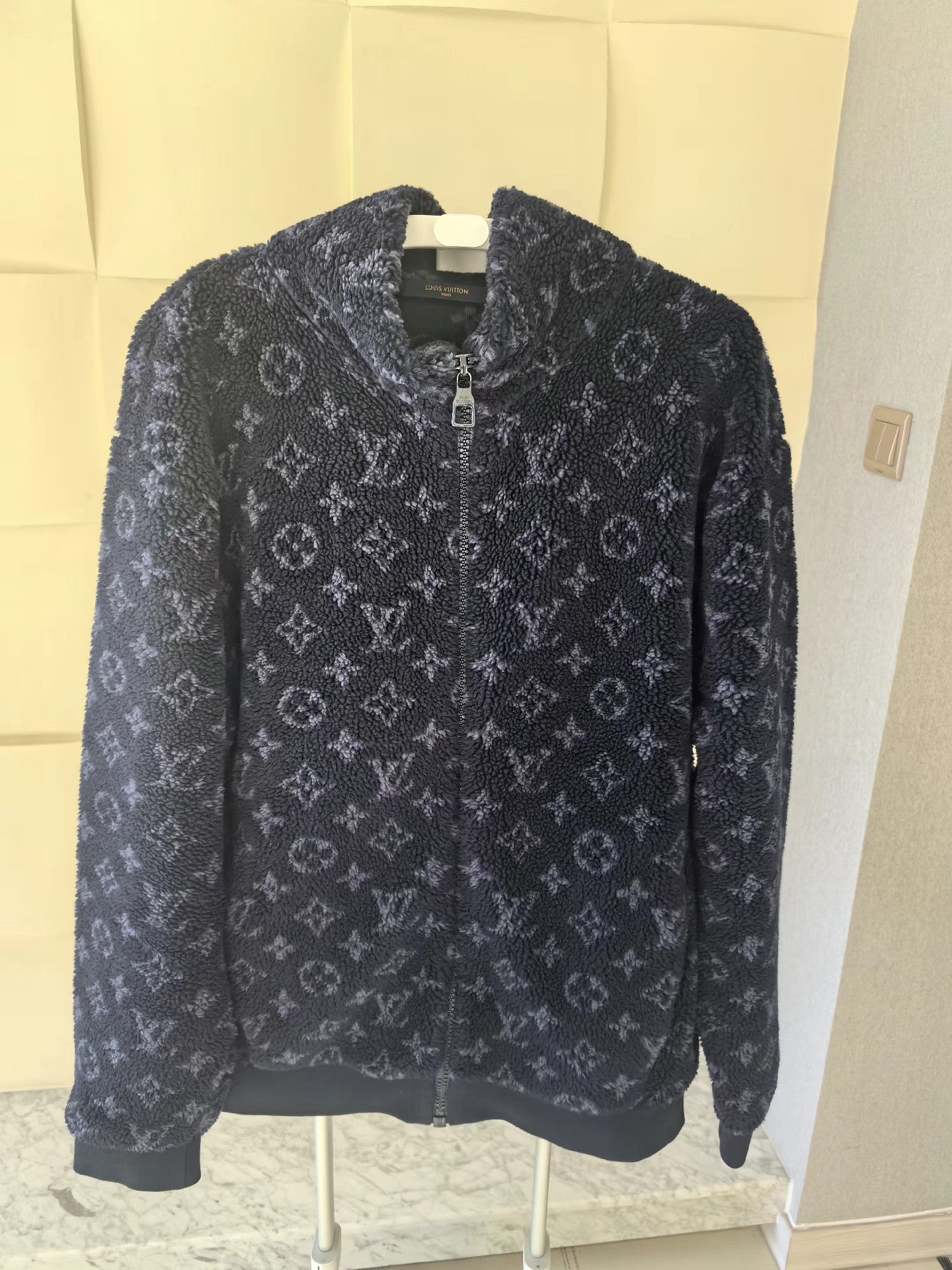 Louis Vuitton LV Teddy Bear Top K17 Size US XL / EU 56 / 4 - 1 Thumbnail