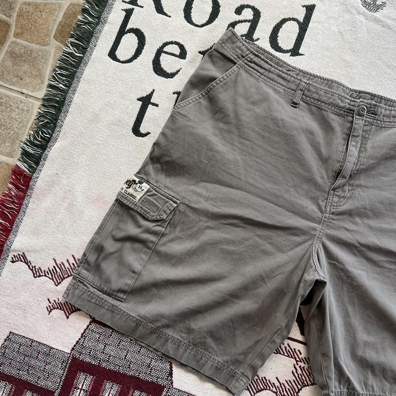 Disney Crazy Vintage Y2K/2000s Baggy DisneyLand Resort Disney Essential Cargo Shorts! Size US 44 / EU 60 - 2 Thumbnail