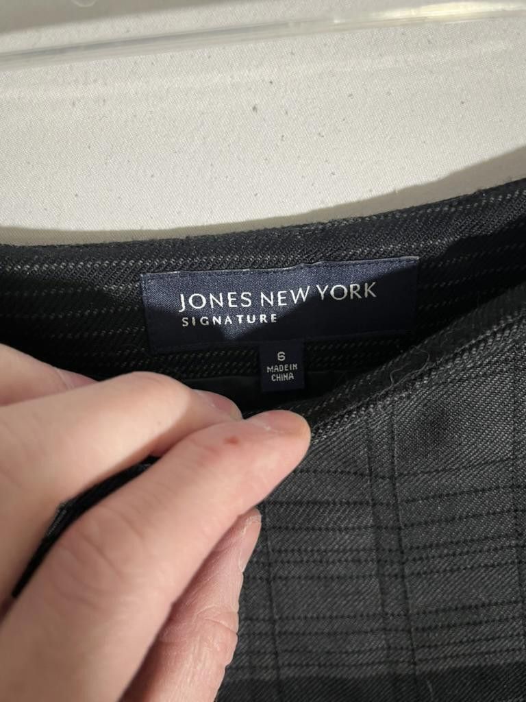 Jones New York Jones New York Signature Black Pleated Skirt Size 6 Size 28" / US 6 / IT 42 - 2 Thumbnail