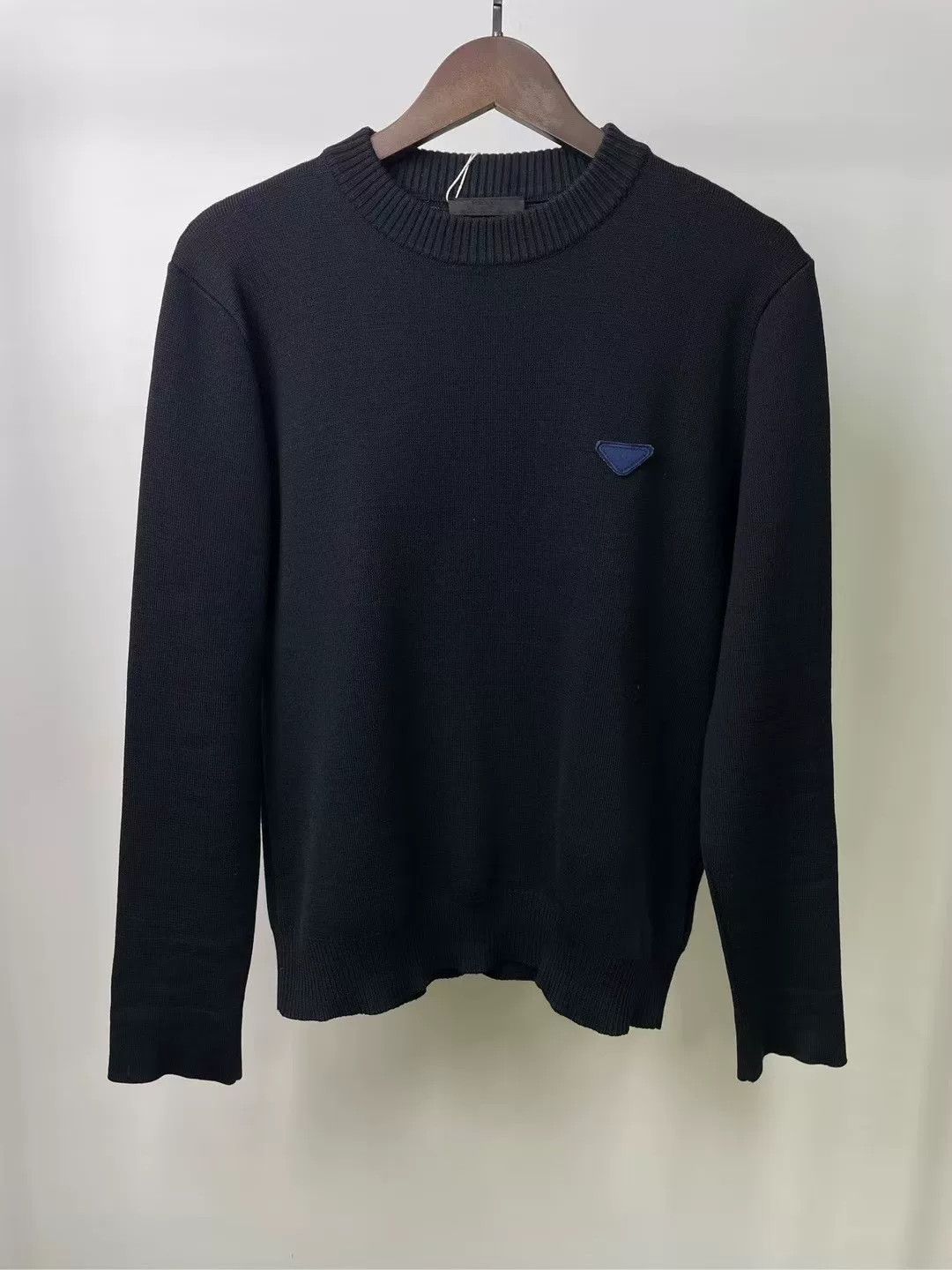 Prada prada round neck knit sweater size m Size US M / EU 48-50 / 2 - 1 Thumbnail