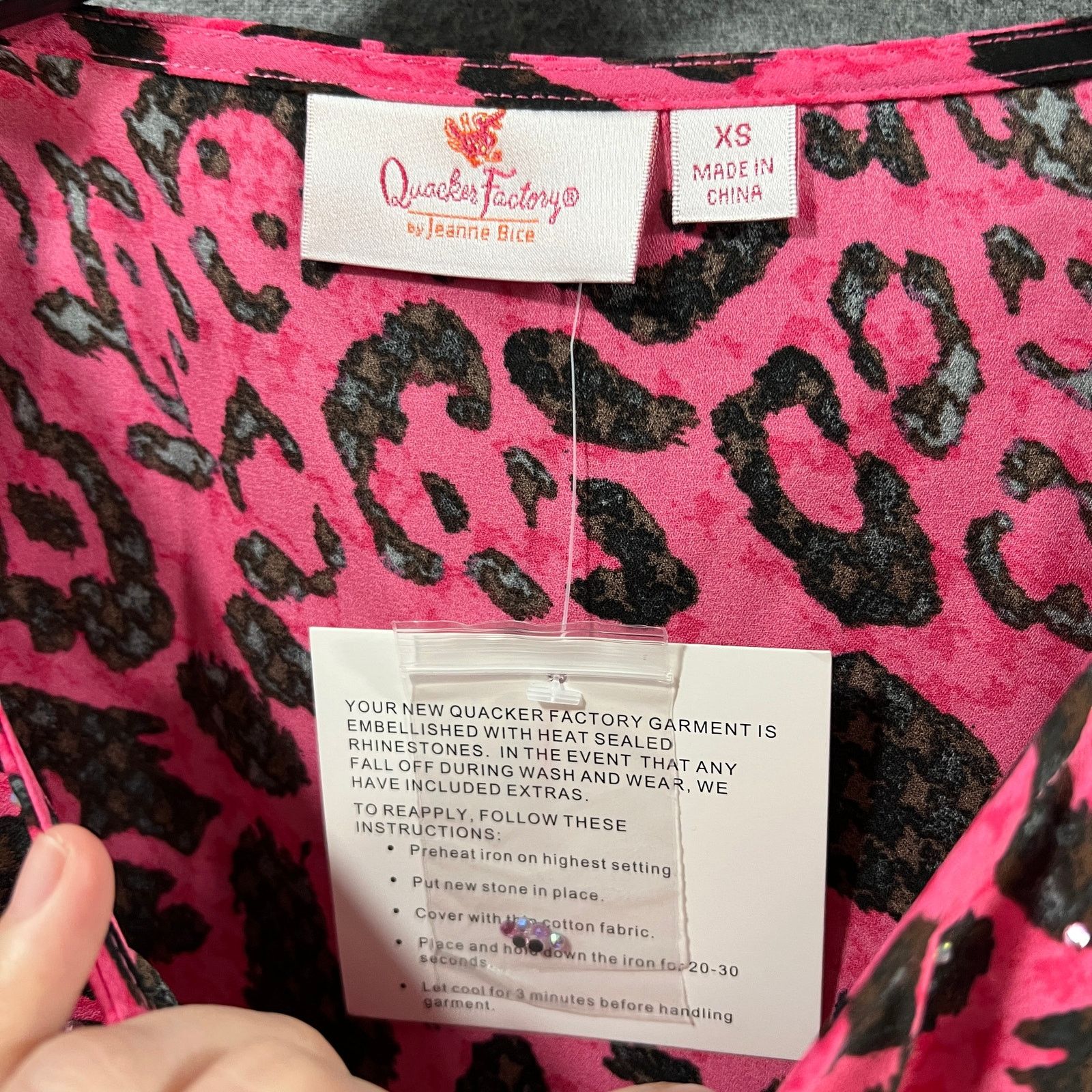 Other Quacker Factory Printed Caftan TOP Pink Animal, X-Small Size XS / US 0-2 / IT 36-38 - 8 Thumbnail