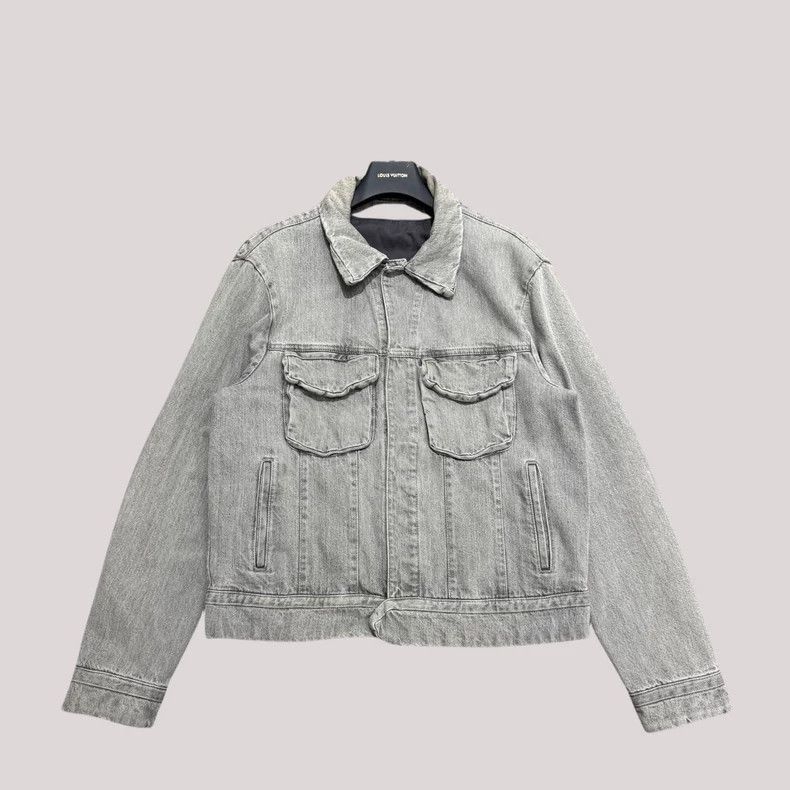 Louis Vuitton Louis Vuitton Grey 3D pocket presbyopic leather denim jacke Size US M / EU 48-50 / 2 - 1 Thumbnail