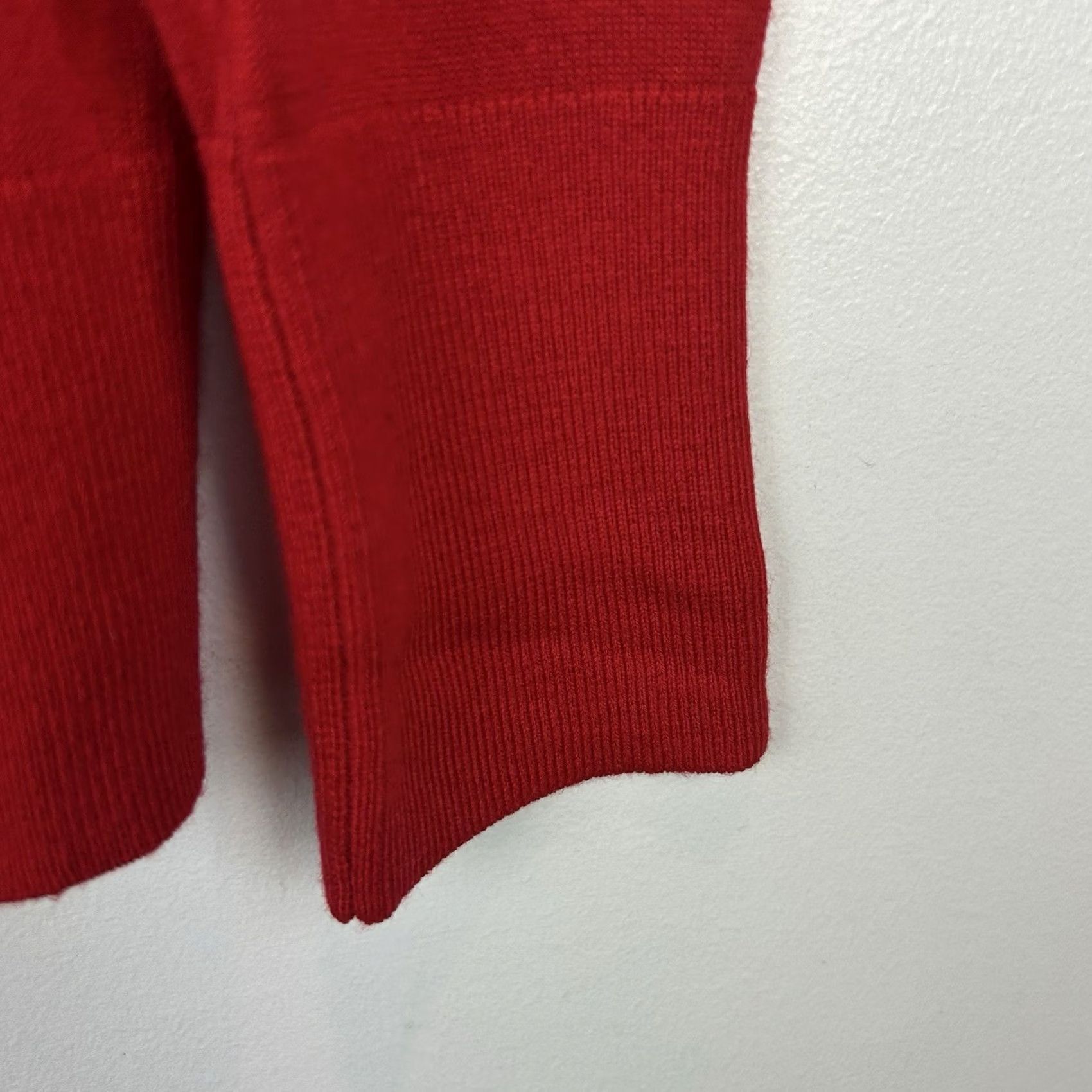 Ann Taylor Ann Taylor Sweater Womens M Red Knit Pullover Top Lightweight Pearl Holiday Size M / US 6-8 / IT 42-44 - 6 Thumbnail